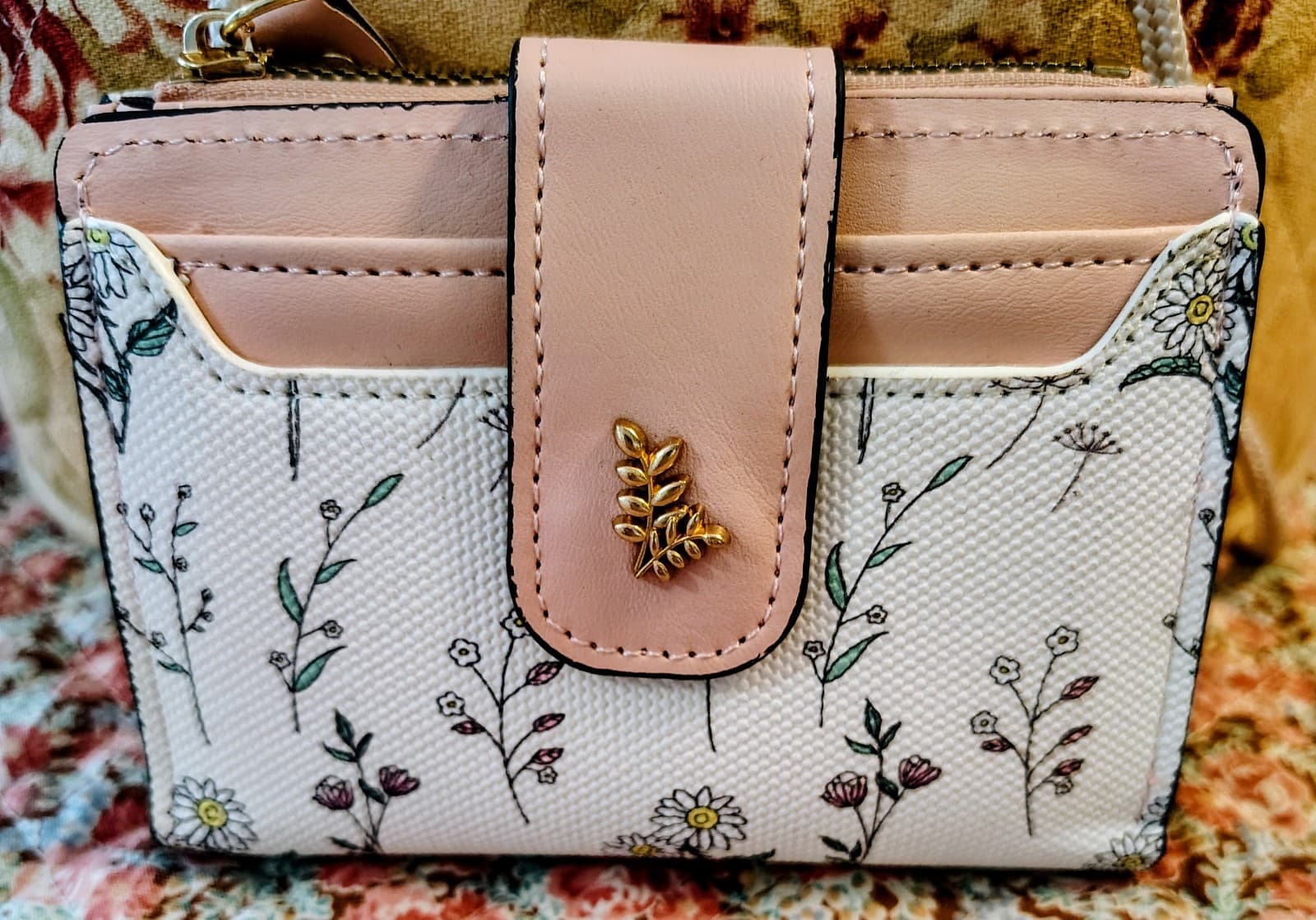 NWOT Floral Bifold Wallet RFID Blocking - Thumbnail 2