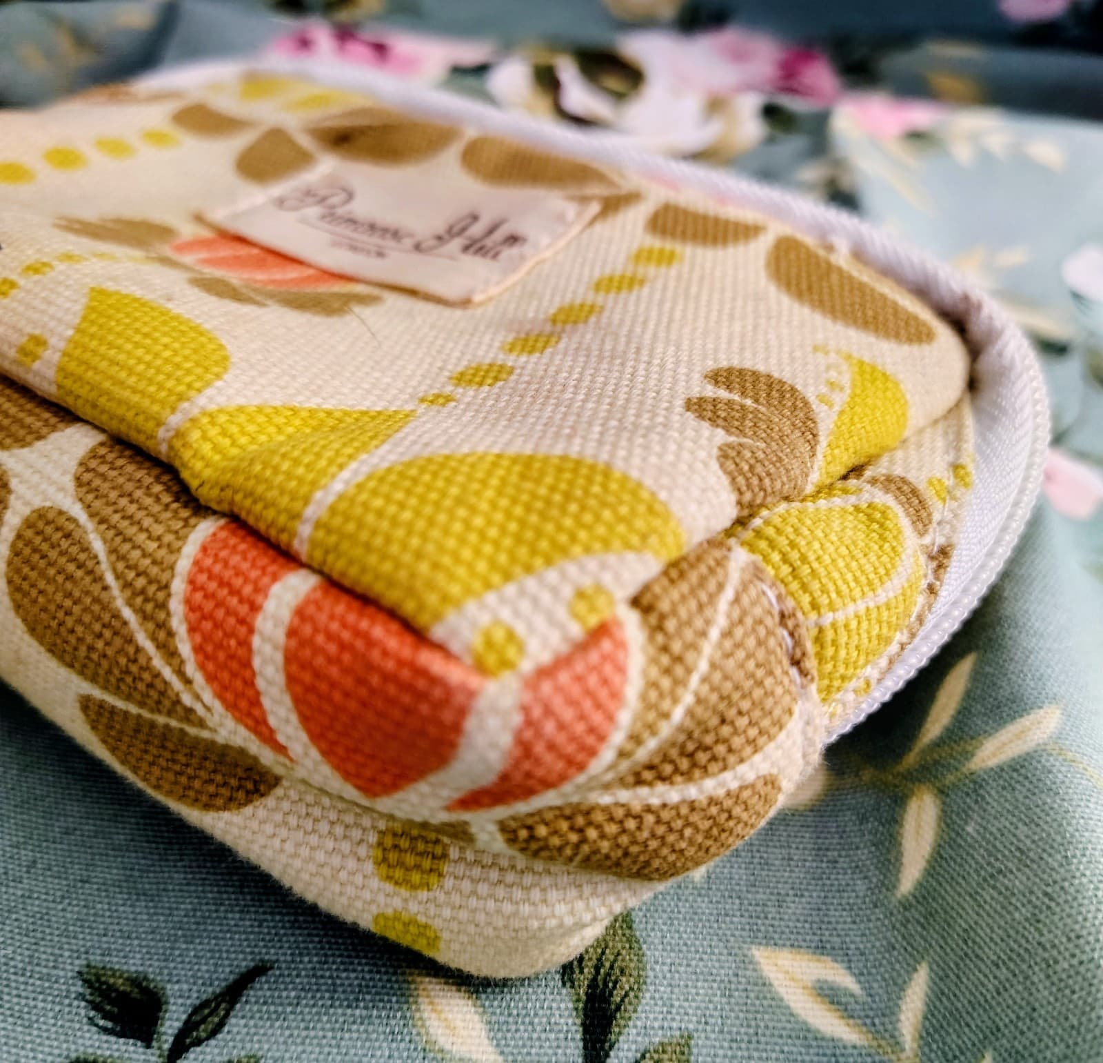 Primrose Hill London Makeup Cosmetic Case Pouch Floral Print Zip Close - Thumbnail 4