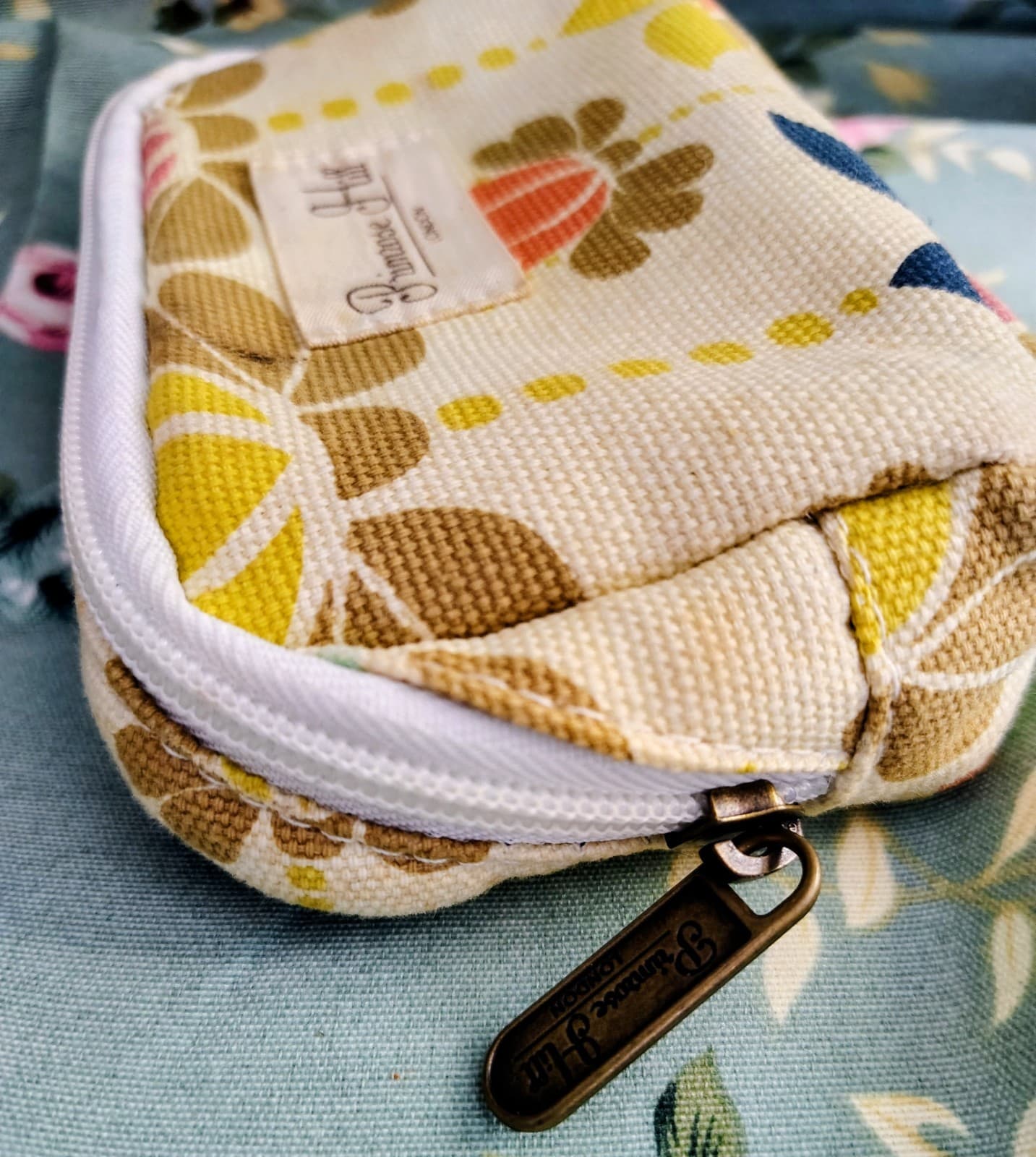 Primrose Hill London Makeup Cosmetic Case Pouch Floral Print Zip Close - Thumbnail 6