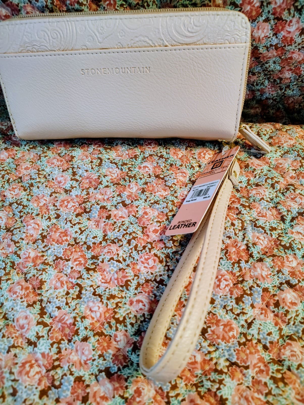 NWT Stone Mountain Blush Pink Previously Leather Wallet MSRP $88 - Thumbnail 3