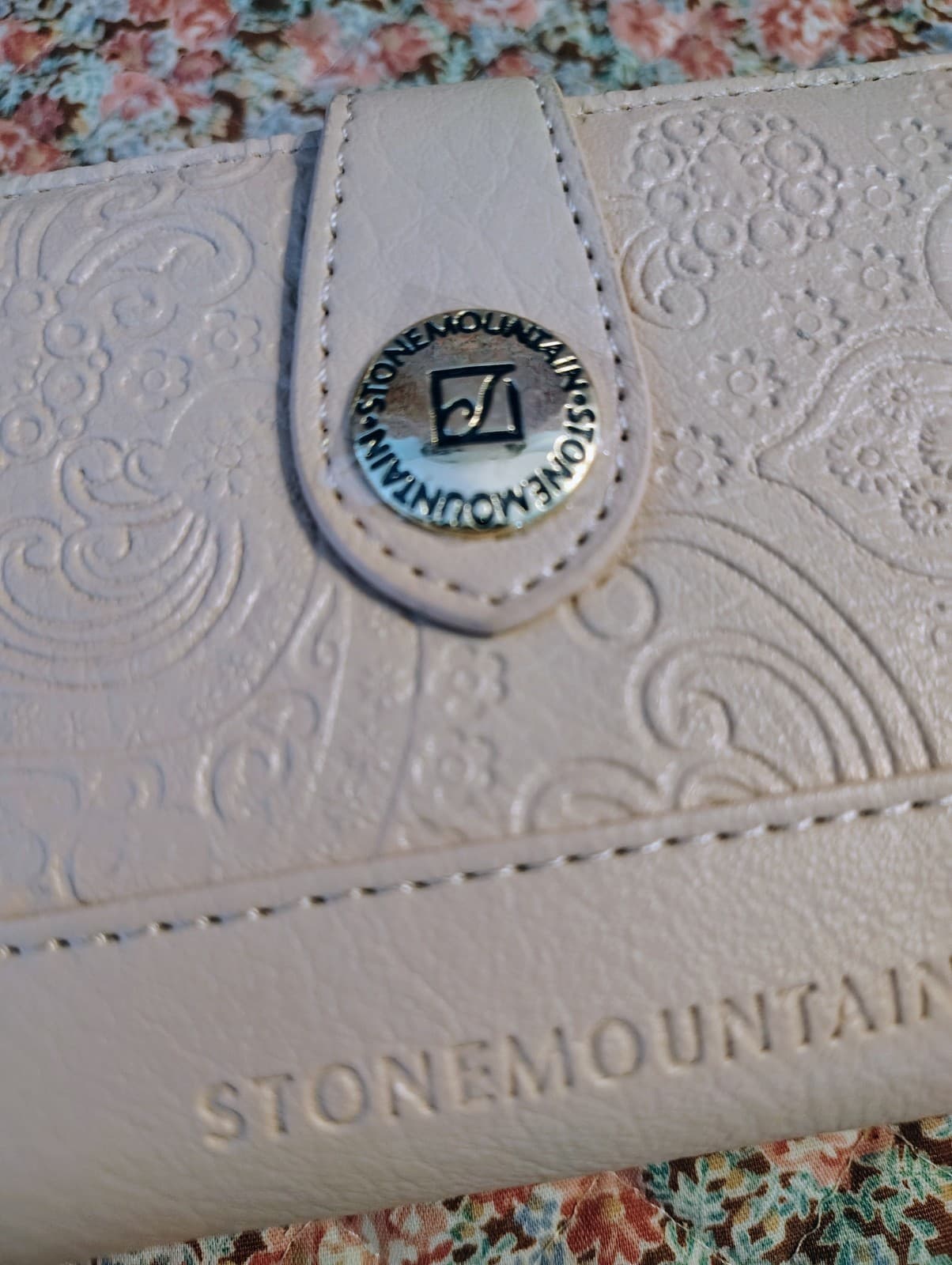 NWT Stone Mountain Blush Pink Previously Leather Wallet MSRP $88 - Thumbnail 10