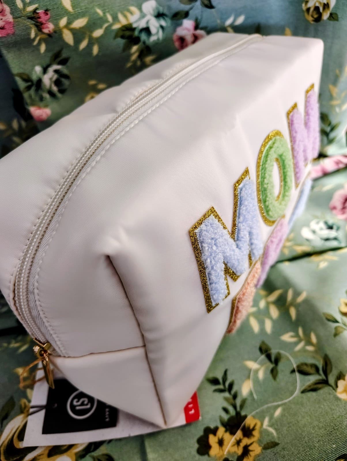 NWT Large Makeup Pouch Mom Era - Thumbnail 3