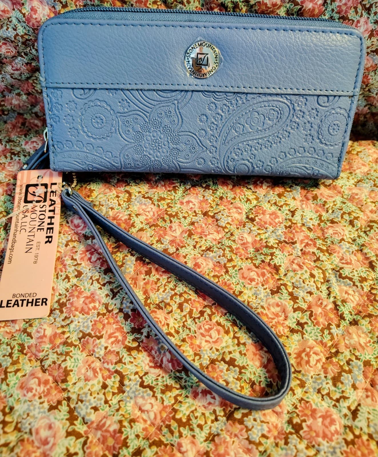 NWT Blue Stone Mountain Organizer Leather Wallet With Strap MSRP $88 - Thumbnail 3