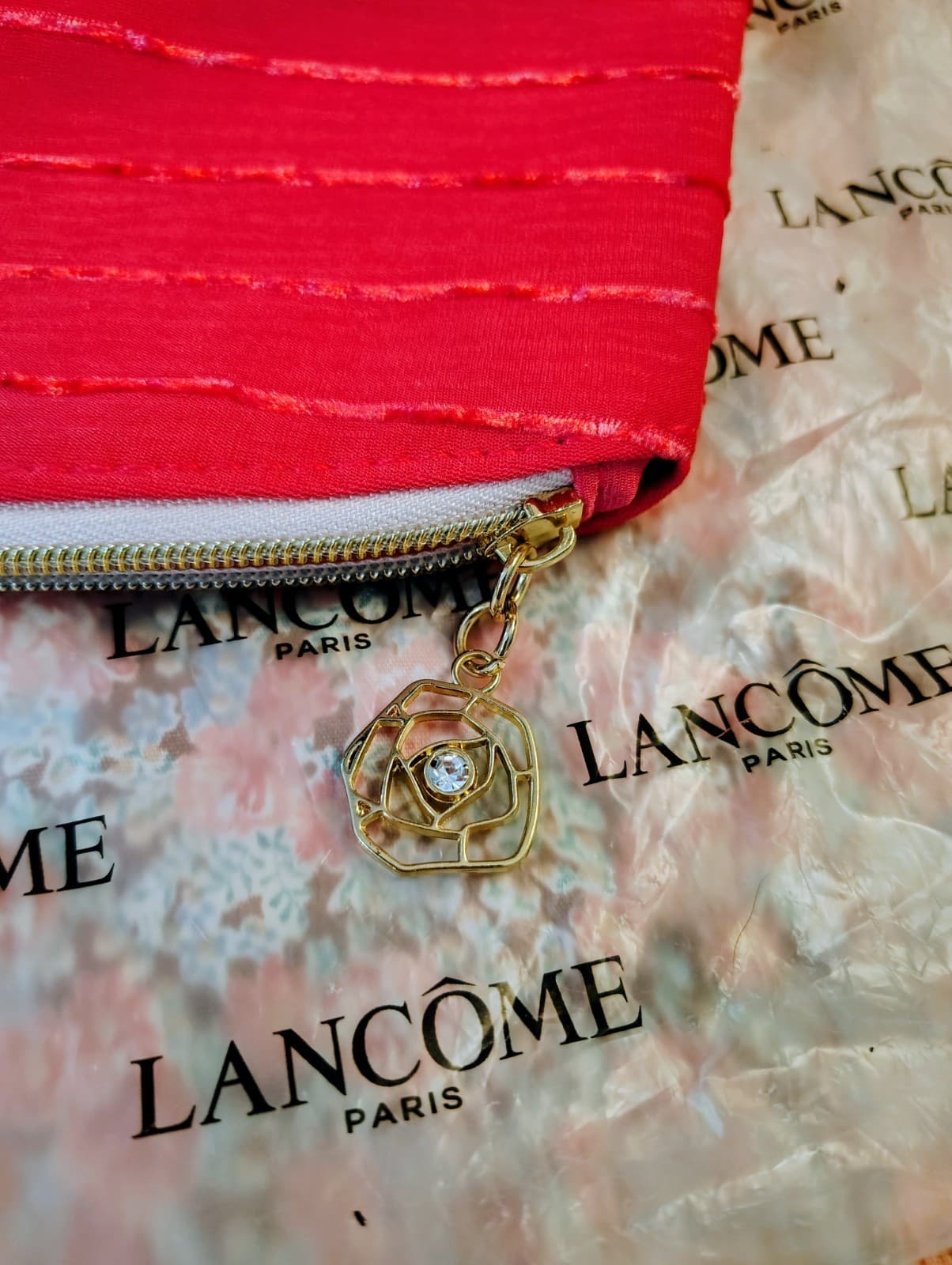 NEW Lancome Large Hot Pink Textured Fabric Cosmetic Makeup Bag - Thumbnail 10