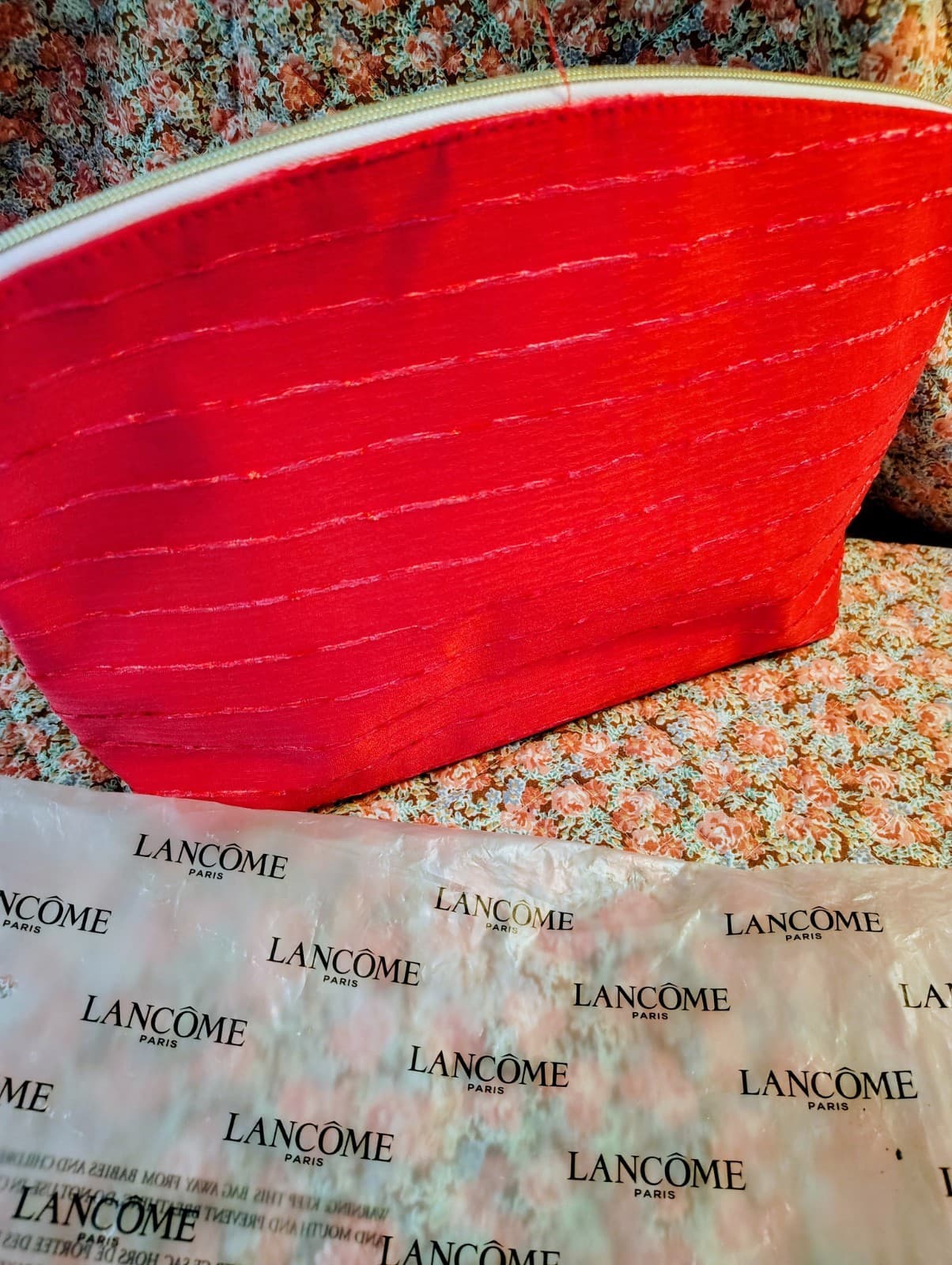 NEW Lancome Large Hot Pink Textured Fabric Cosmetic Makeup Bag - Thumbnail 4