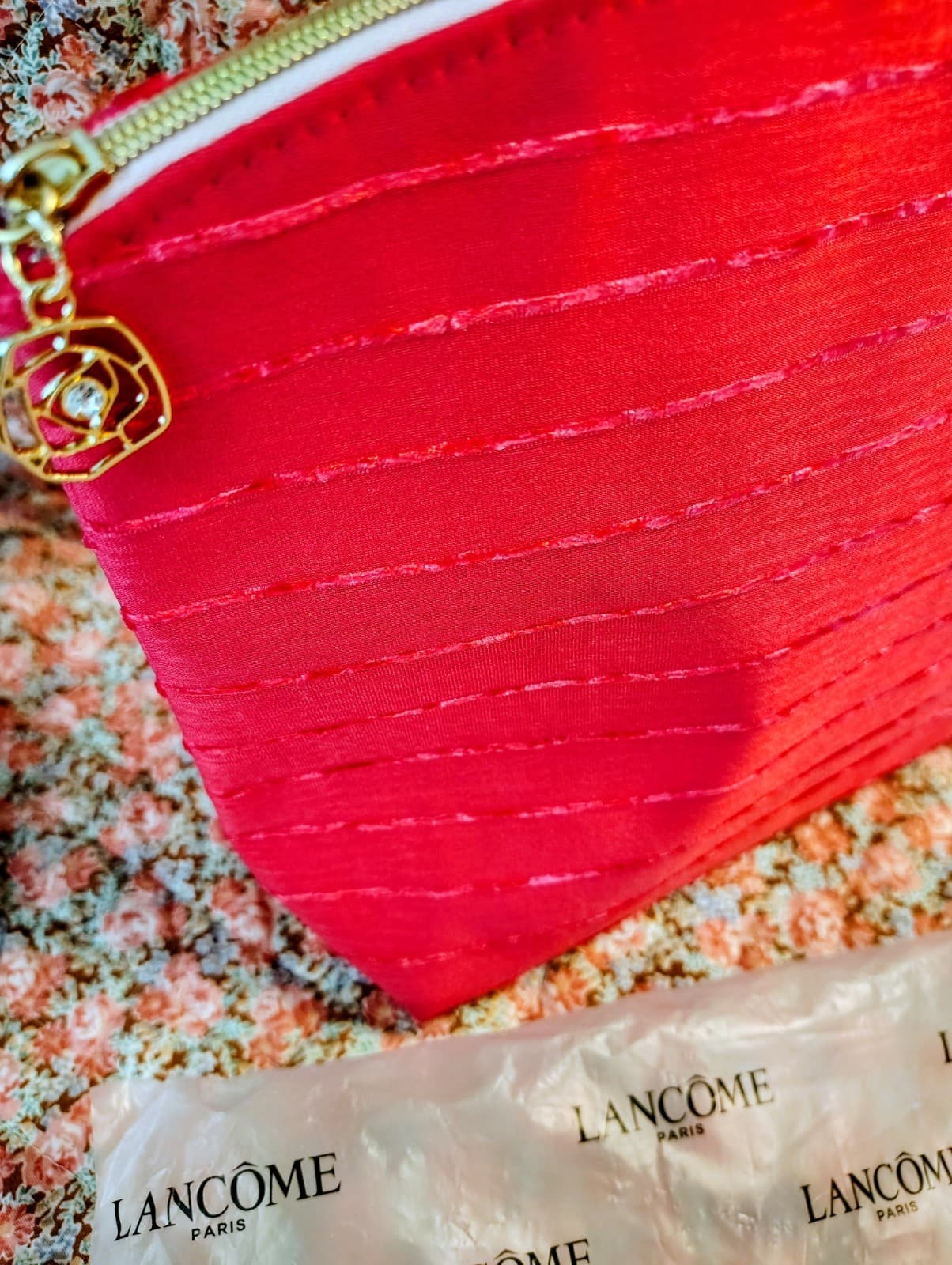 NEW Lancome Large Hot Pink Textured Fabric Cosmetic Makeup Bag - Thumbnail 2