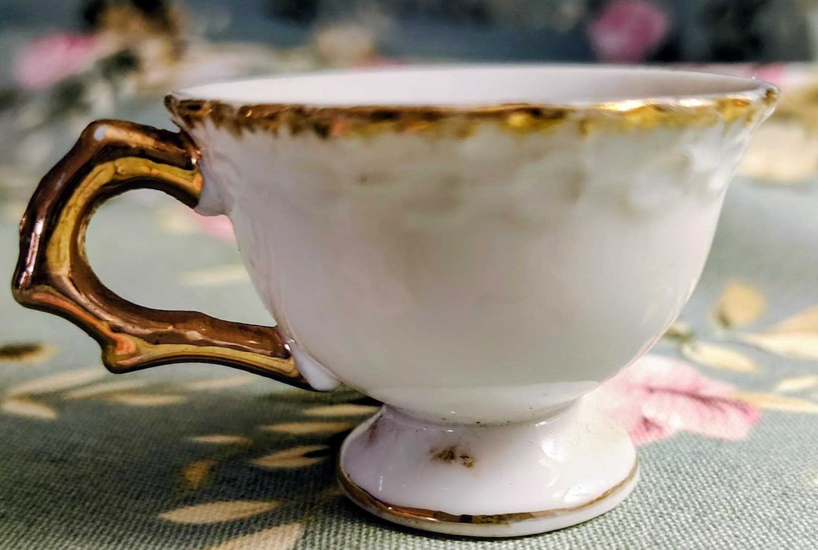 Vintage Porcelain Mini Gold Leaf Mother Teacup - Thumbnail 3