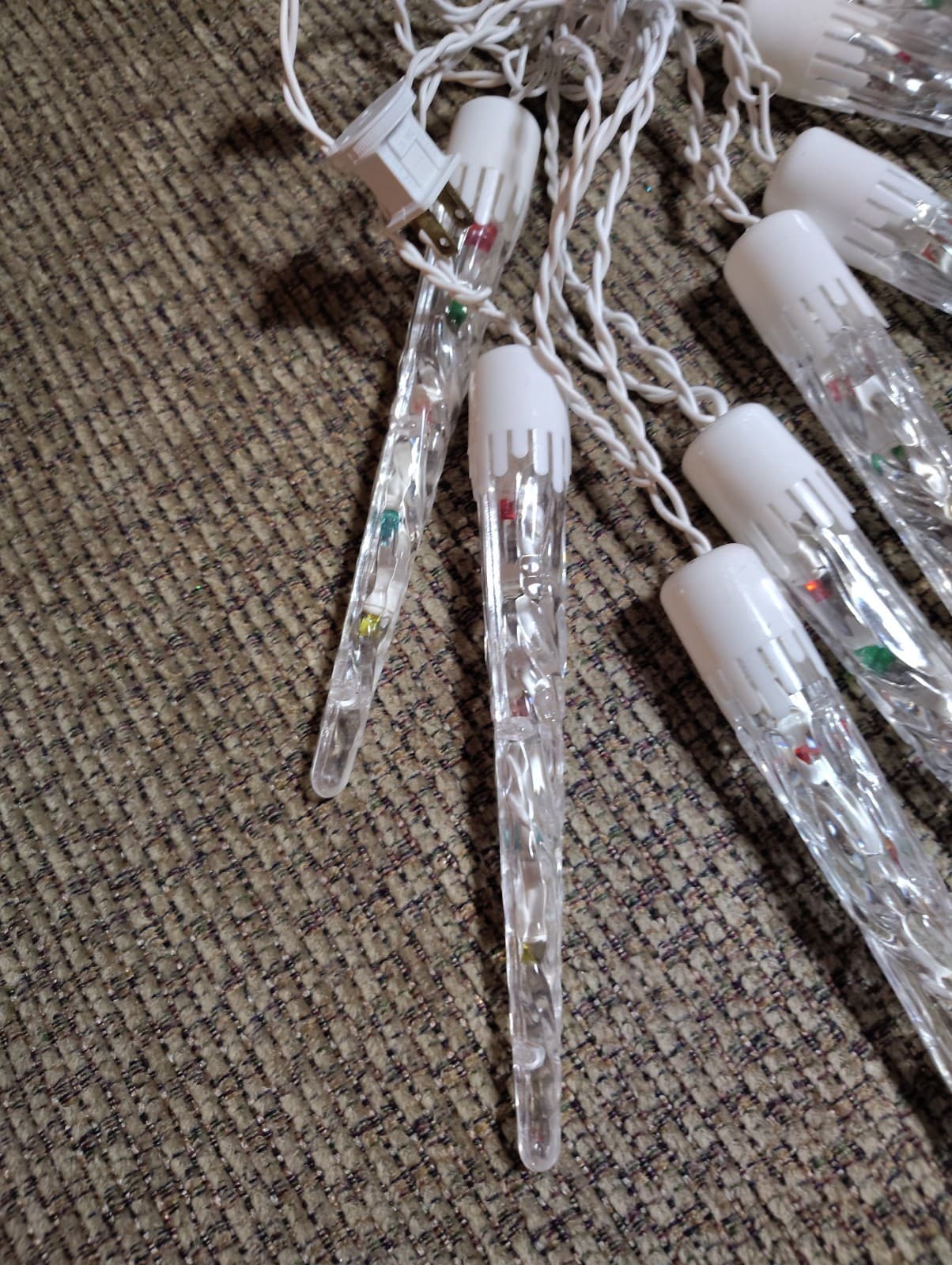 Multicolor Icicle string lights String Of 8 Multicolored Lights Working - Thumbnail 4