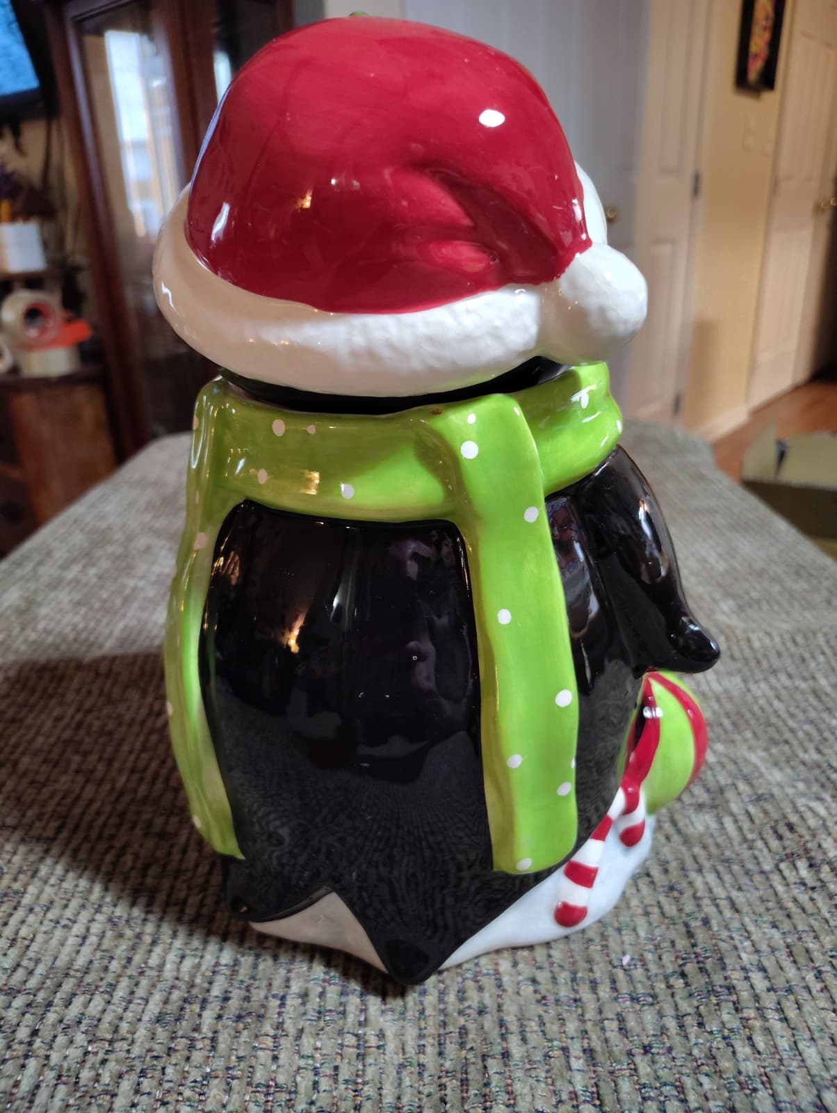 COLLECTIBLE PENGUIN COOKIE JAR - GREAT FOR WINTER MONTHS - Thumbnail 4