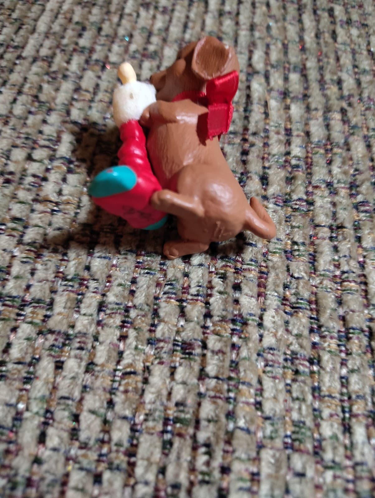 1996 Puppy Love Hallmark Ornament #6 Dachshund with Stocking Signed - Thumbnail 4