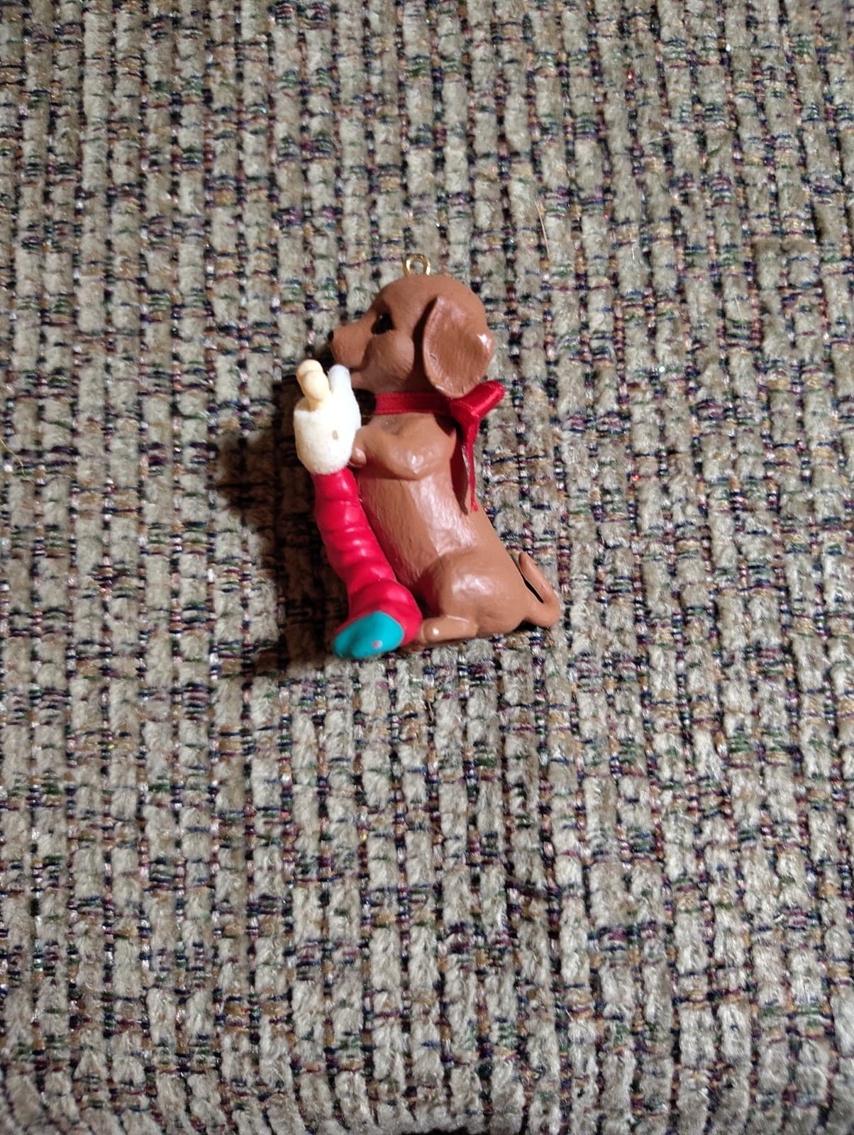 1996 Puppy Love Hallmark Ornament #6 Dachshund with Stocking Signed - Thumbnail 2