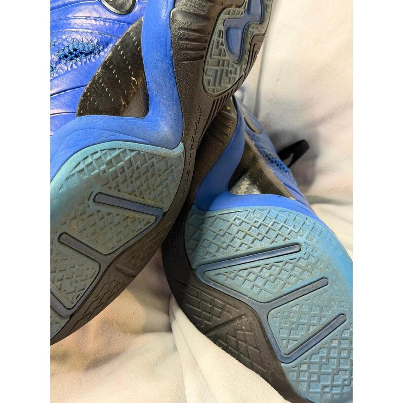 Nike LeBron James Blue Basketball Shoes - Size 8.5, Excellent Condition - Thumbnail 6