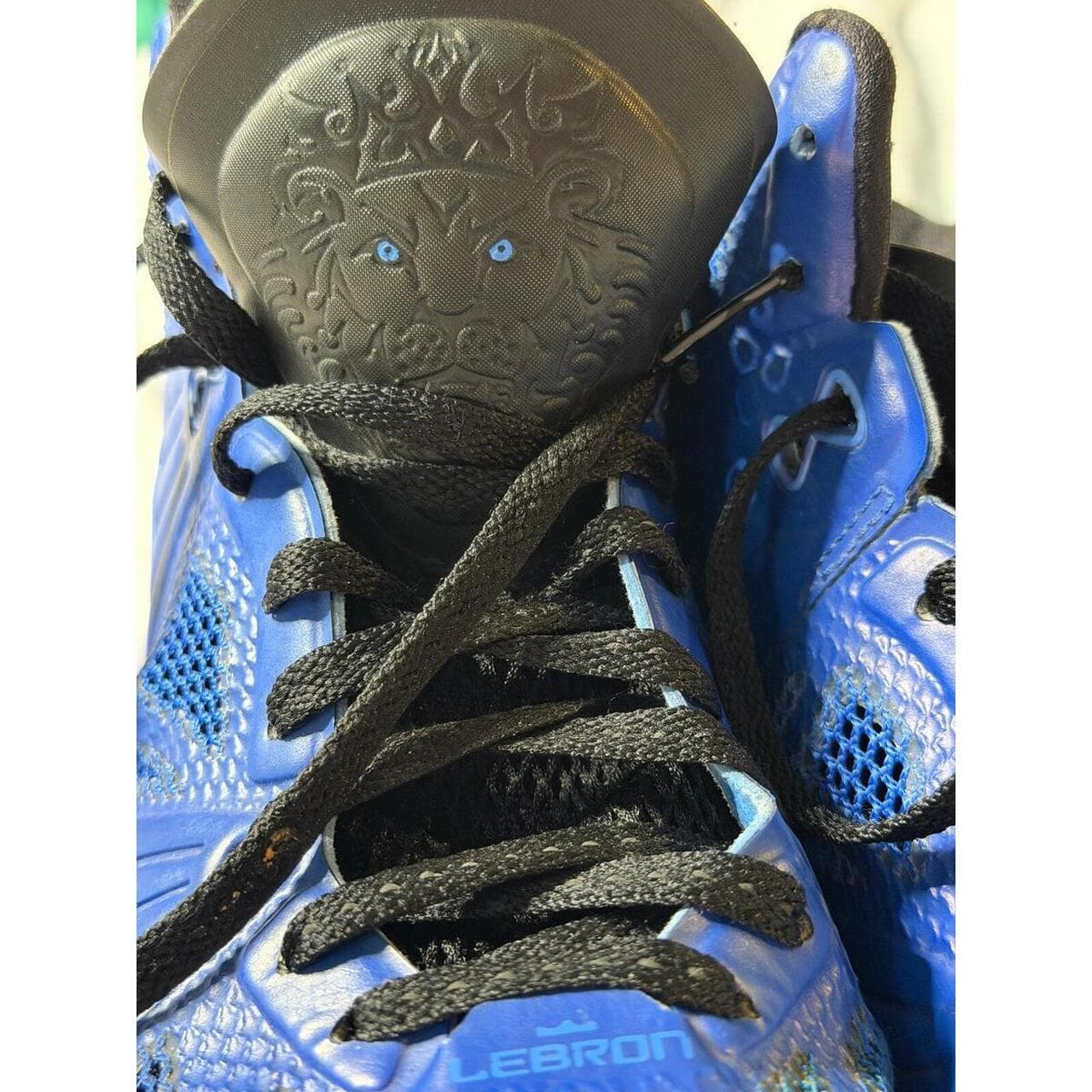 Nike LeBron James Blue Basketball Shoes - Size 8.5, Excellent Condition - Thumbnail 2