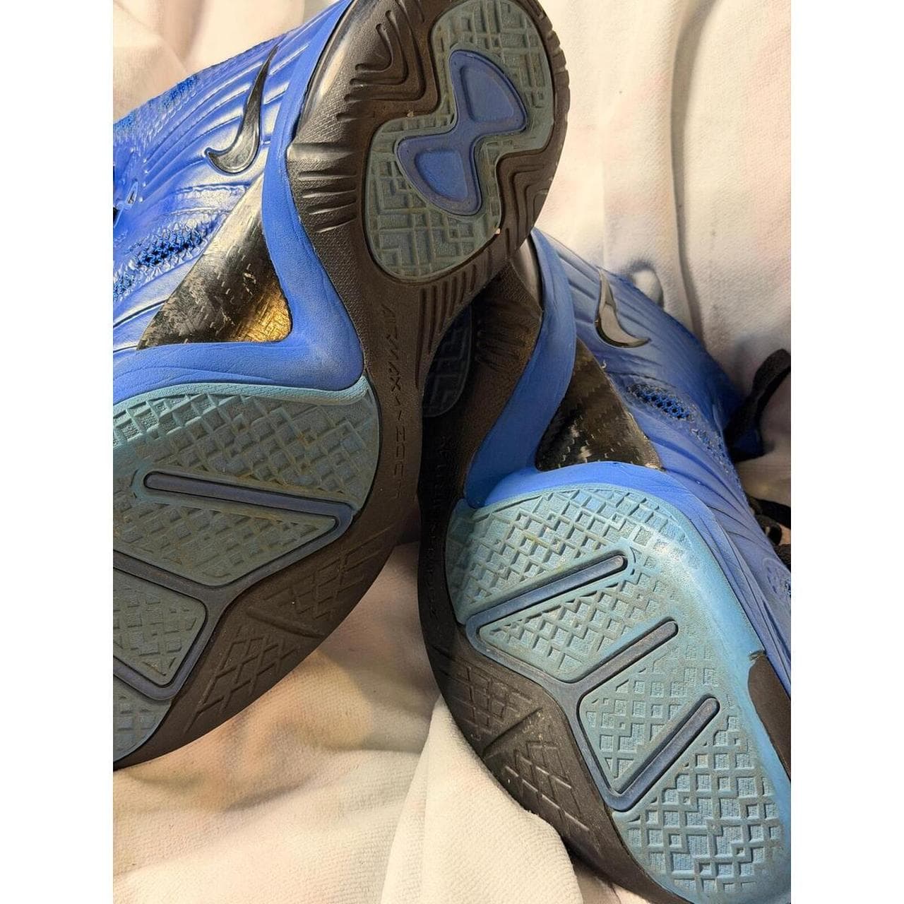 Nike LeBron James Blue Basketball Shoes - Size 8.5, Excellent Condition - Thumbnail 5