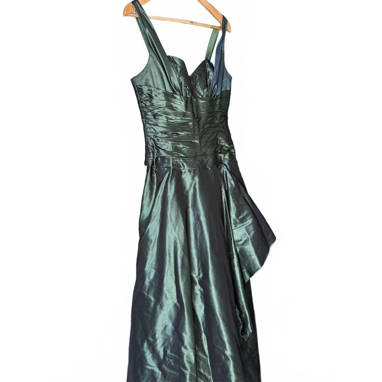 **Teri Jon Rickie Freeman Emerald Silk Gown – Size 10**