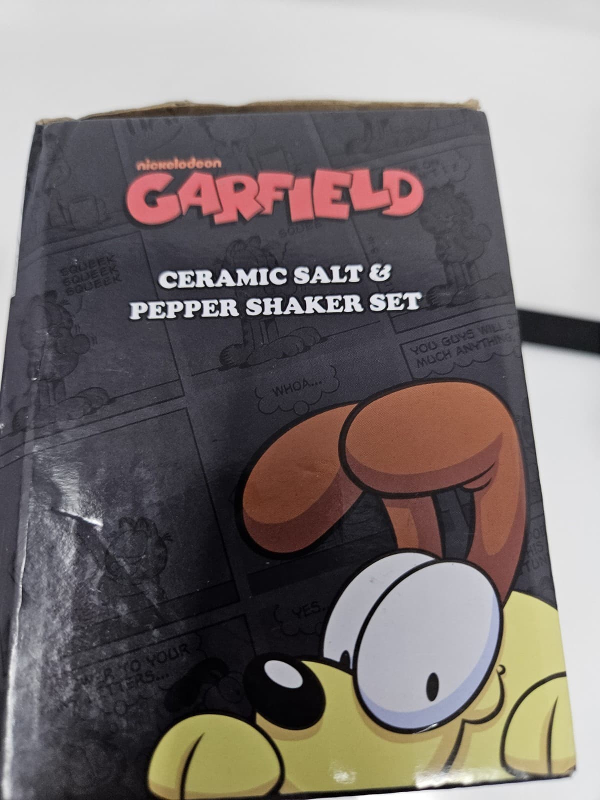 Garfield and Odie Ceramic Salt and Pepper Shakers Set In Box - Thumbnail 3