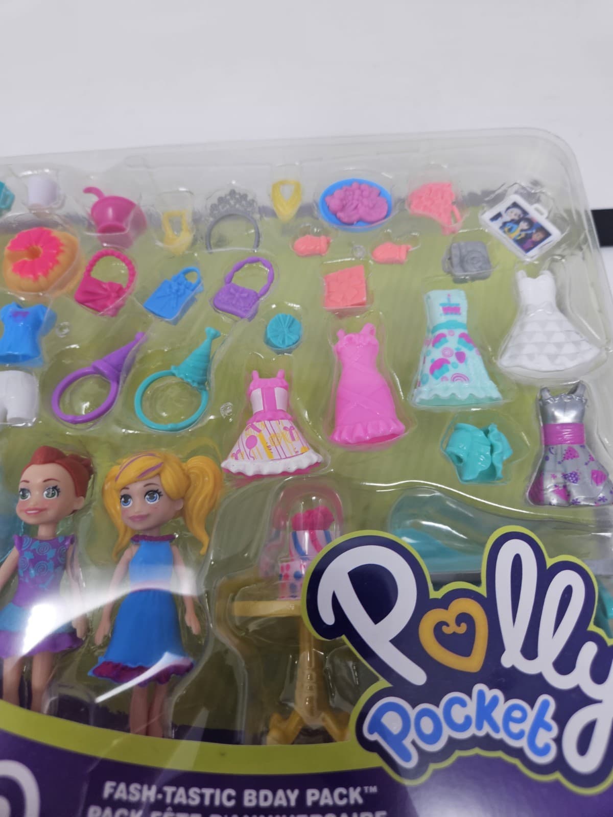 Polly Pocket Birthday Party Pack - Over 30 Birthday-Themed Fashions and Acc. - Thumbnail 5