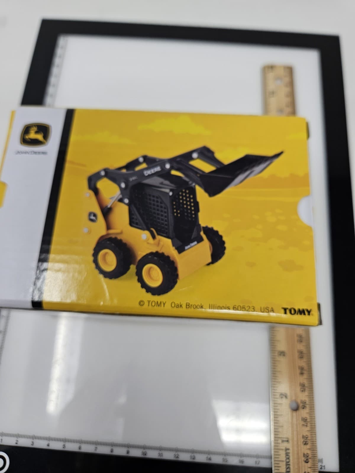 TOMY John Deere 1:32 Scale Model 318G Skid Steer Loader - Thumbnail 2