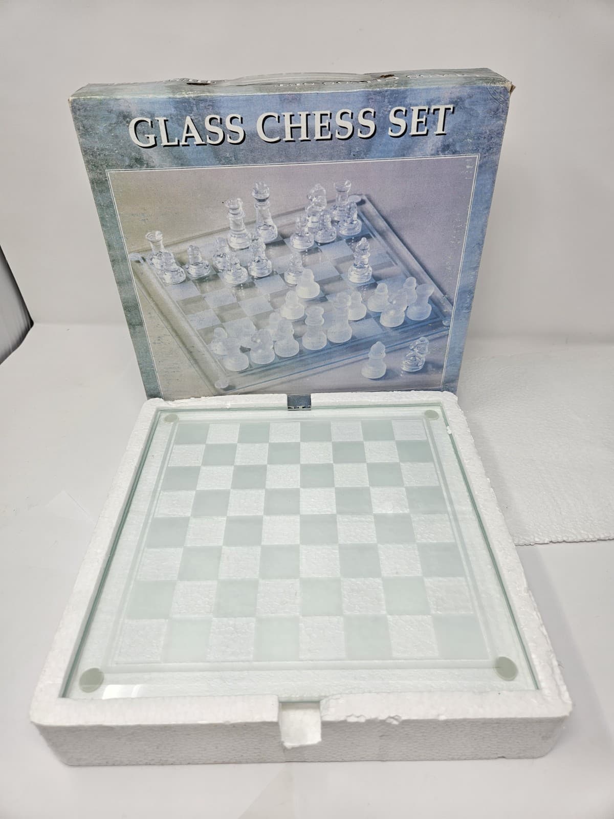 GLASS CHESS SET CLEAR & FROSTED PIECES IN ORIGINAL BOX Free Ship - Thumbnail 2