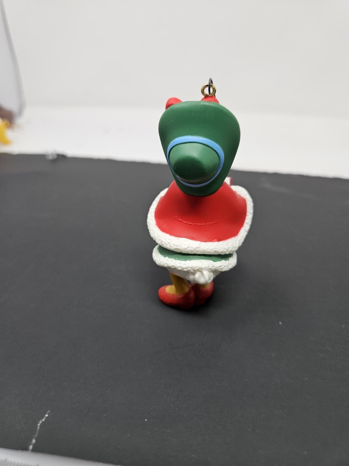 DISNEY DCO GROLIER CHRISTMAS ORNAMENT DAISY DUCK SINGING CHRISTMAS CAROLS - Thumbnail 2