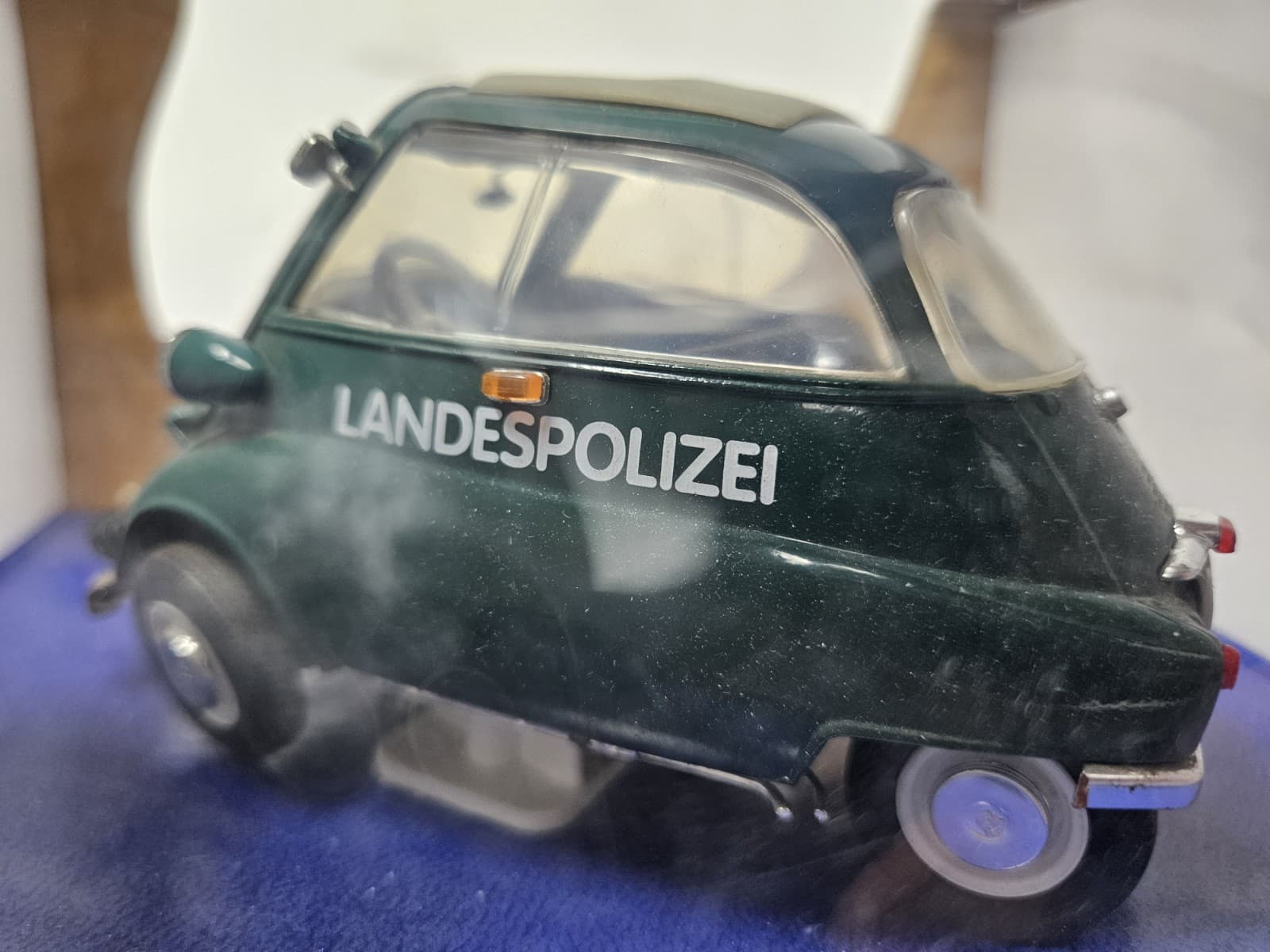 REVELL METAL DIECAST BMW JSETTA 250 GREEN 1:18 SCALE 08941 - Thumbnail 4