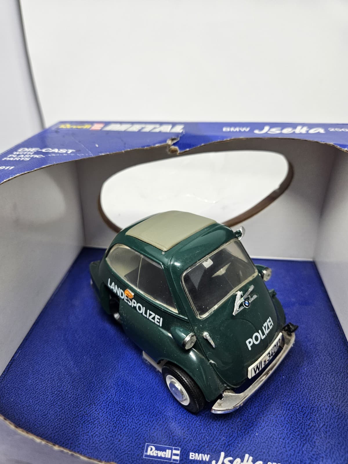 REVELL METAL DIECAST BMW JSETTA 250 GREEN 1:18 SCALE 08941 - Thumbnail 2