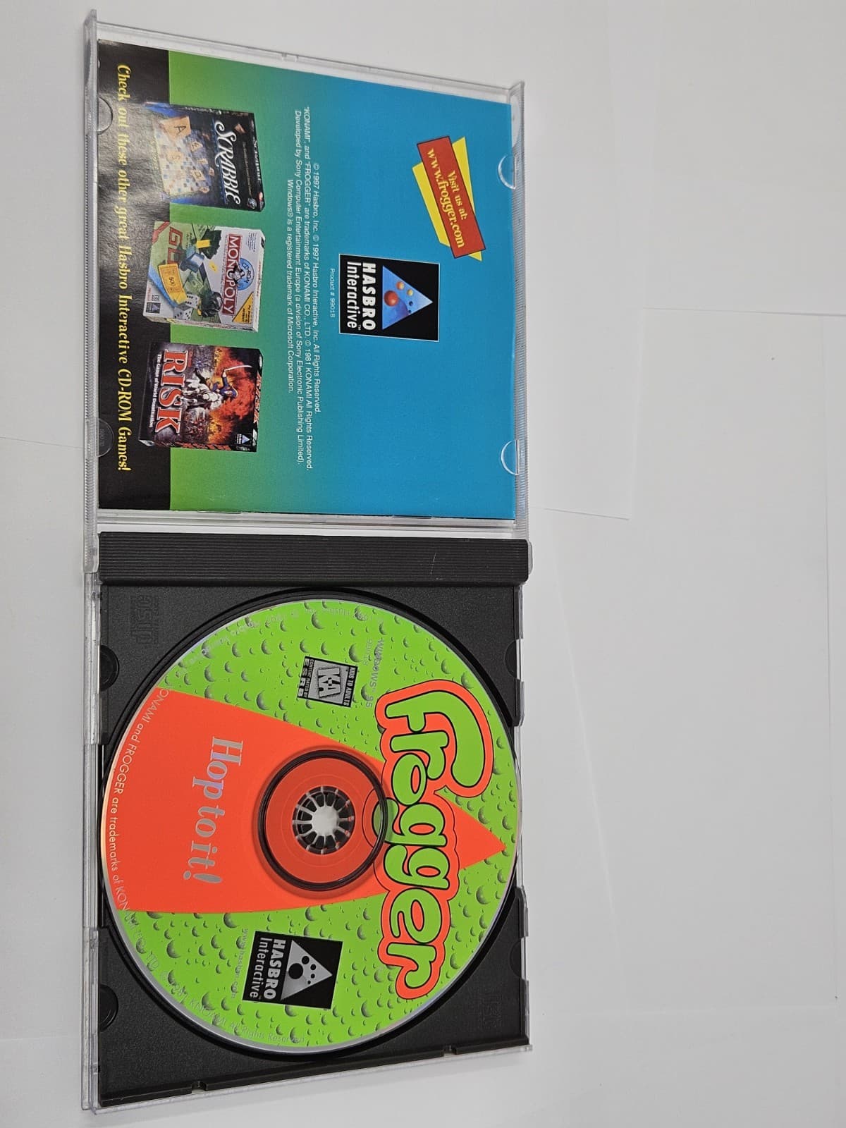 Vintage 1997 - Frogger CD-ROM PC Game for Windows 95 98 Complete Used - Thumbnail 2