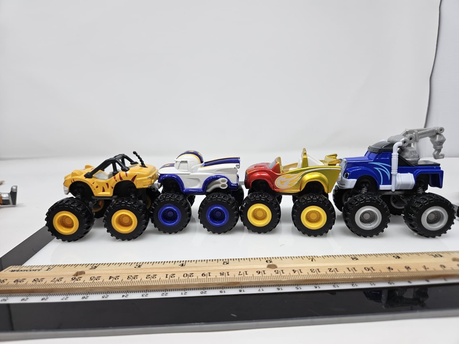2014 Mattel Blaze and the Monster Machines Diecast Monster Trucks, Lot Of 4 - Thumbnail 3