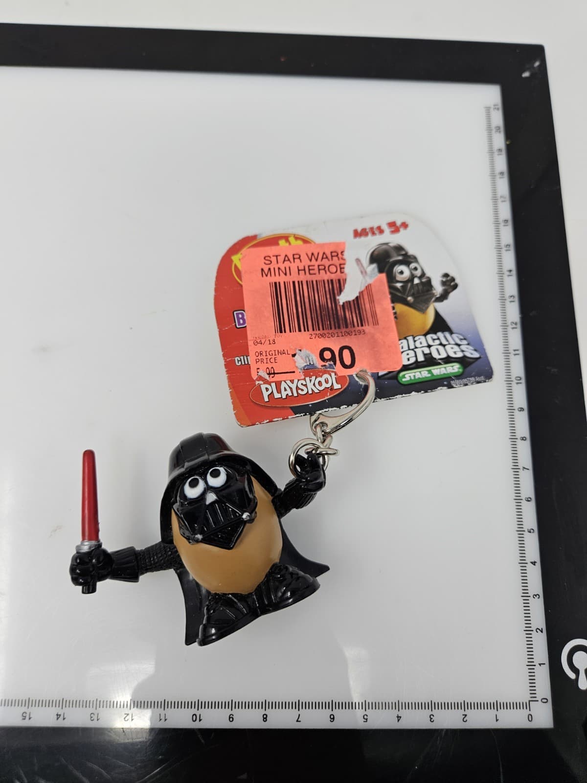 Mr. Potato Head Darth Vader 2005 Keychain Star Wars Darth Tater #J-14 - Thumbnail 2