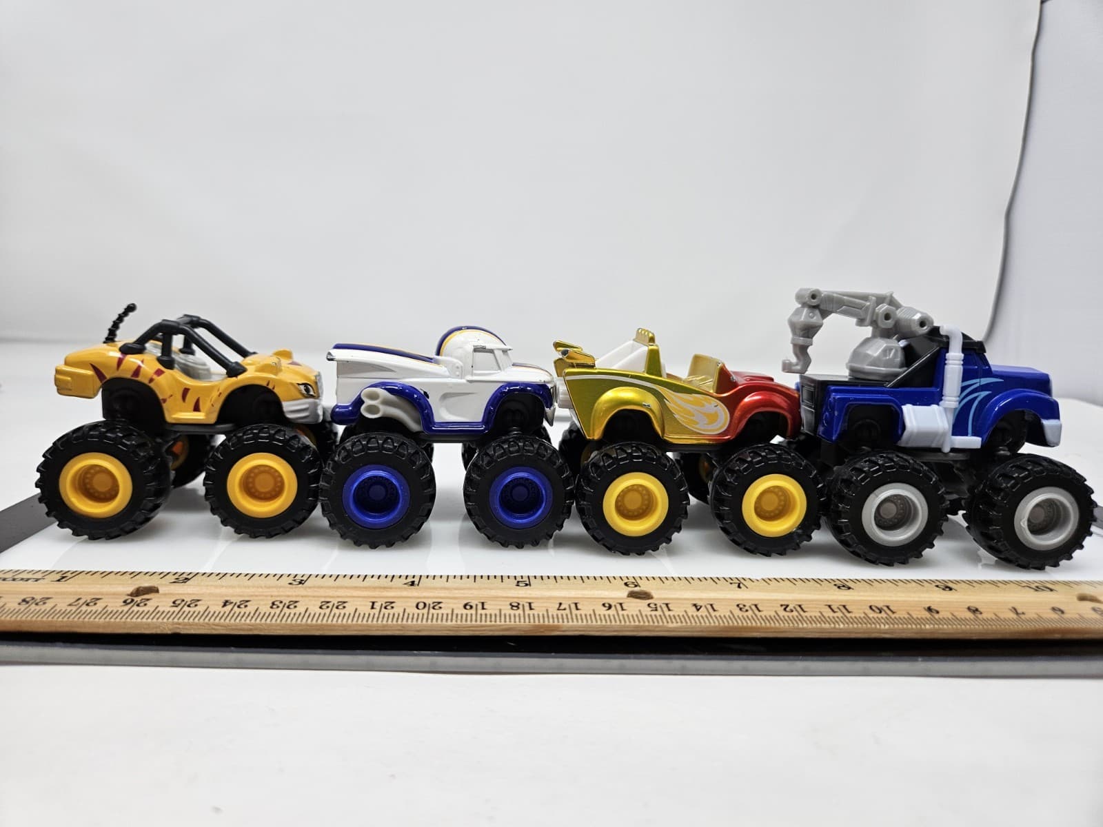 2014 Mattel Blaze and the Monster Machines Diecast Monster Trucks, Lot Of 4 - Thumbnail 6