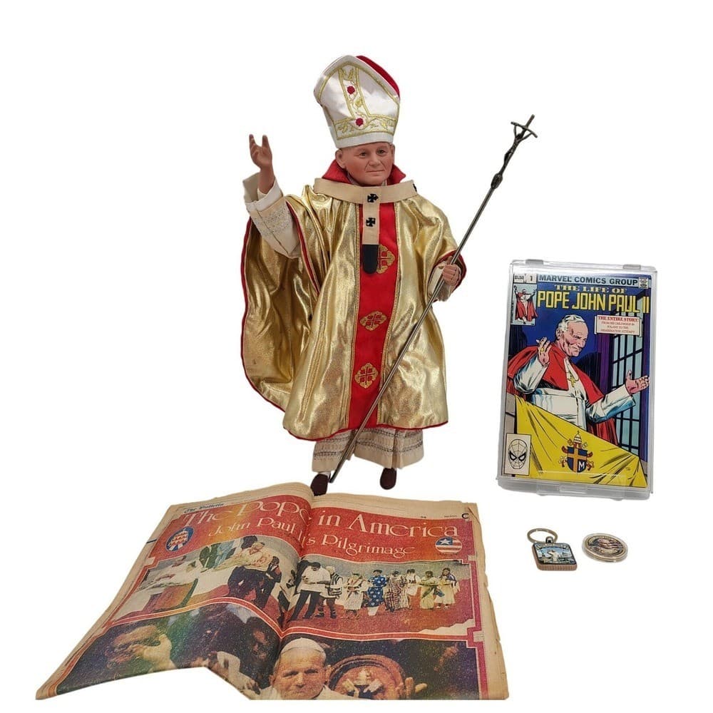Danbury Mint Collectible Figure Pope John Paul II Marvel Comic #1 Lot 20" - Thumbnail 2