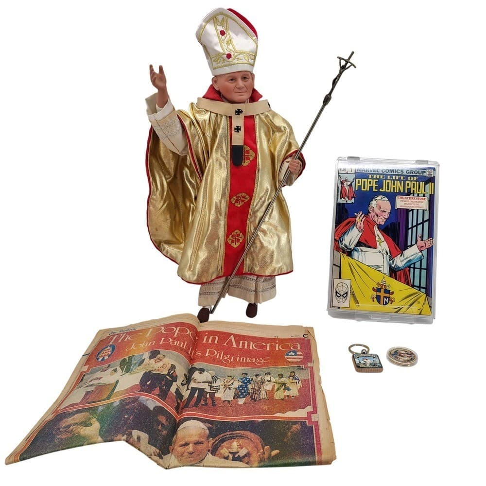 Danbury Mint Collectible Figure Pope John Paul II Marvel Comic #1 Lot 20" - Thumbnail 8