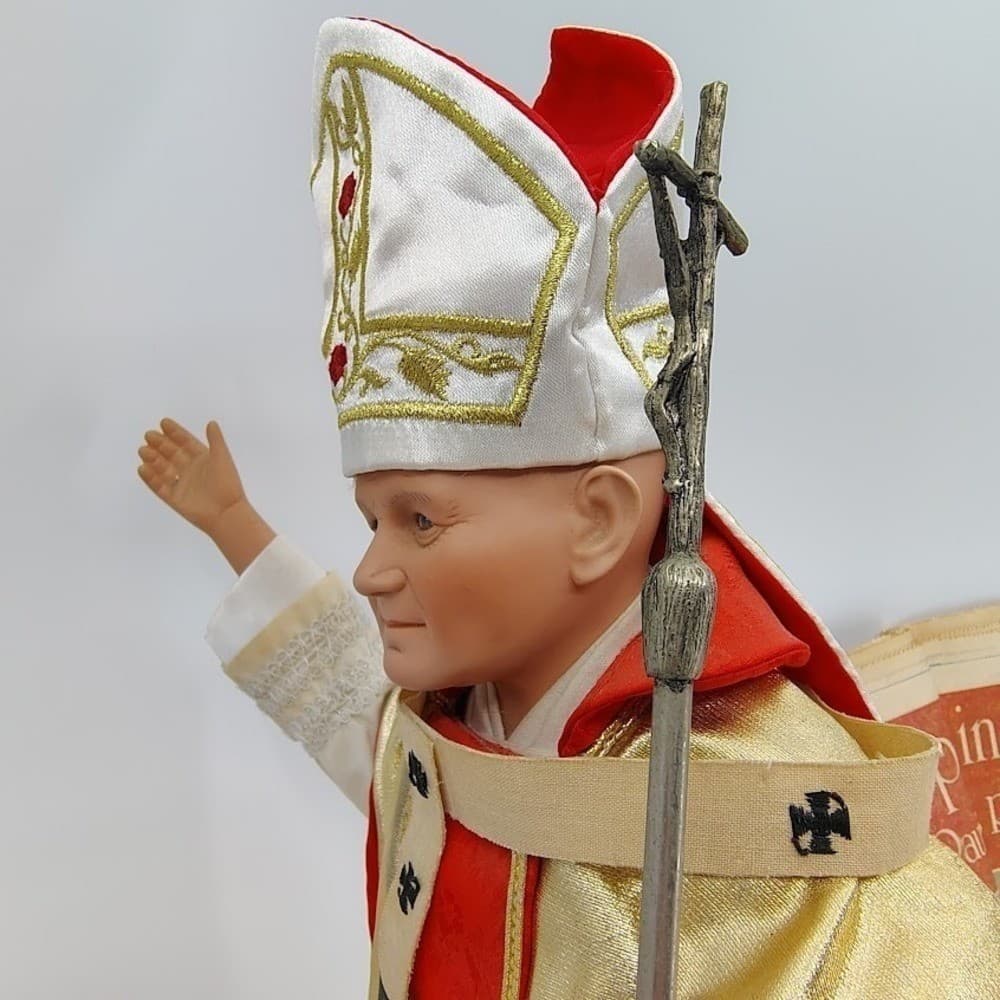 Danbury Mint Collectible Figure Pope John Paul II Marvel Comic #1 Lot 20" - Thumbnail 17