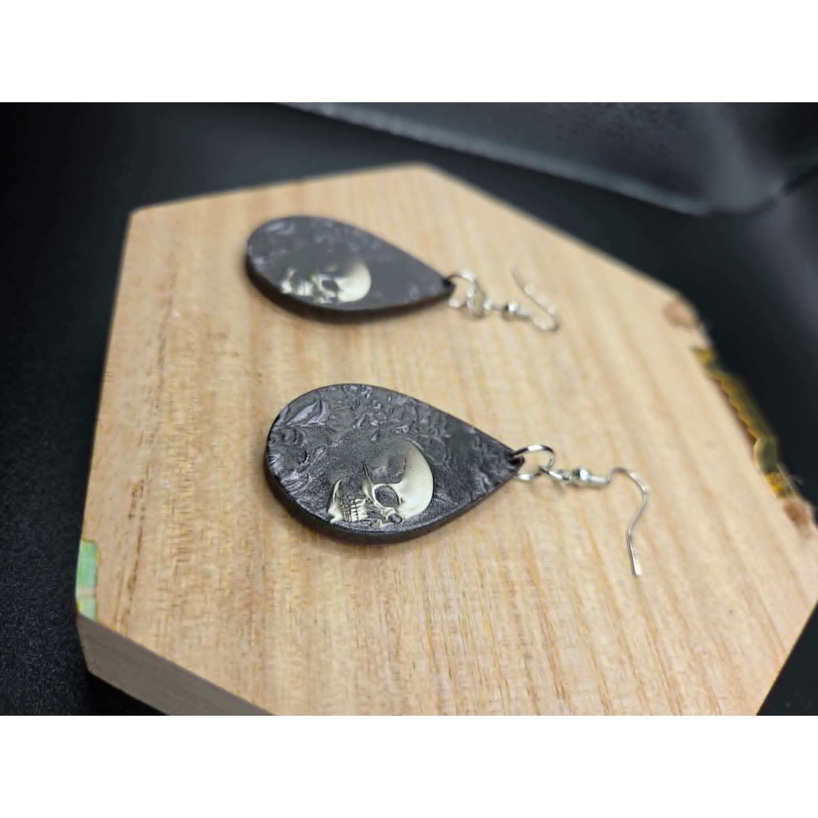 Handmade Earrings Black Goth Skull Teardrop Silver Tone Dangle Drop - Thumbnail 4