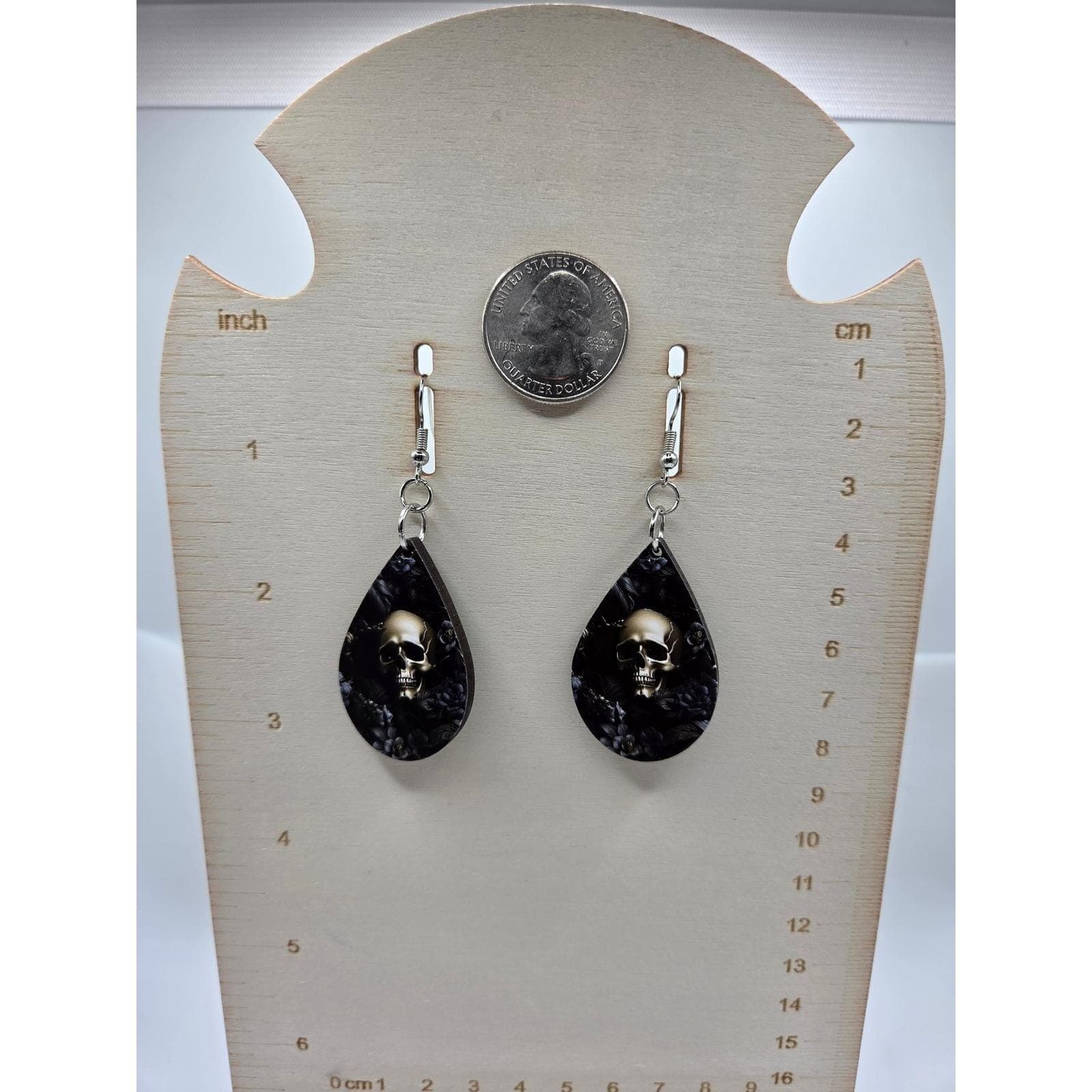 Handmade Earrings Skull Gray Floral Textured Silver Tone Dangle Teardrop - Thumbnail 4