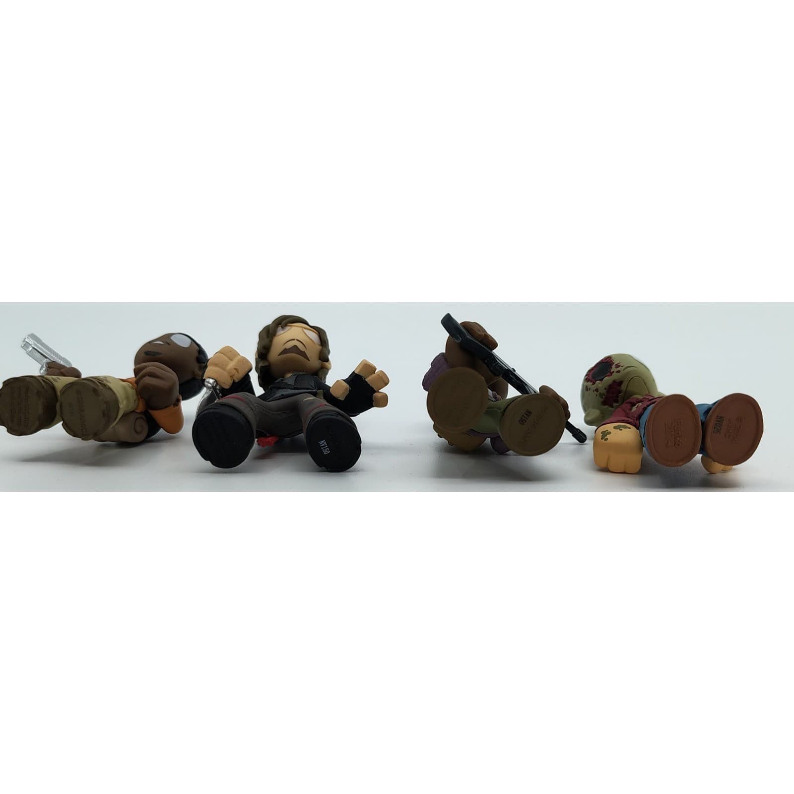 The Walking Dead Kidrobot Mini Figure Lot of 4 - Daryl Bob Noah Walker - Thumbnail 5