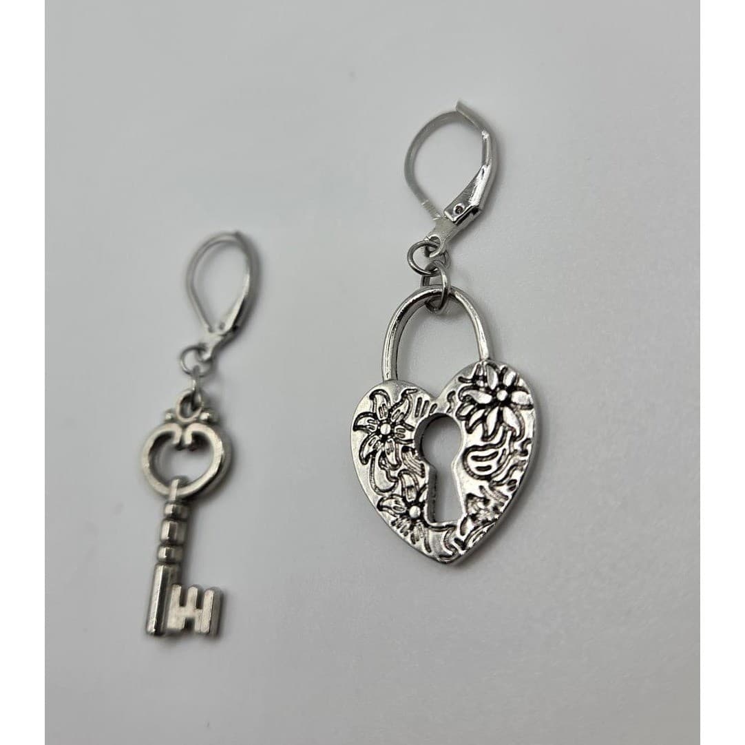 Handmade Lock and Key Earrings Whimsy Silver Tone Leverback Heart Skeleton Key - Thumbnail 6