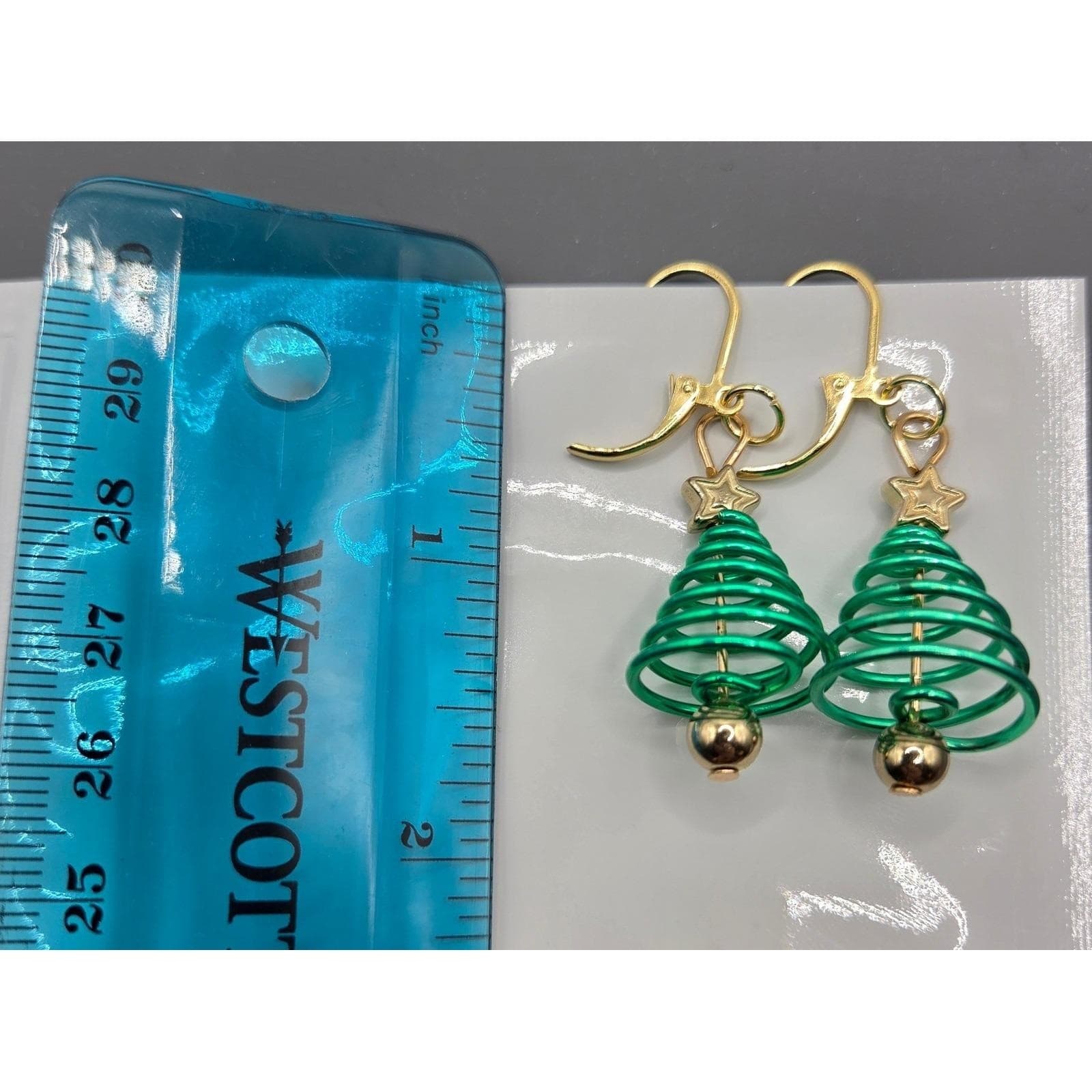 Handmade Earrings Green Wire Star Christmas Tree Lever Back Holiday Jewelry - Thumbnail 5