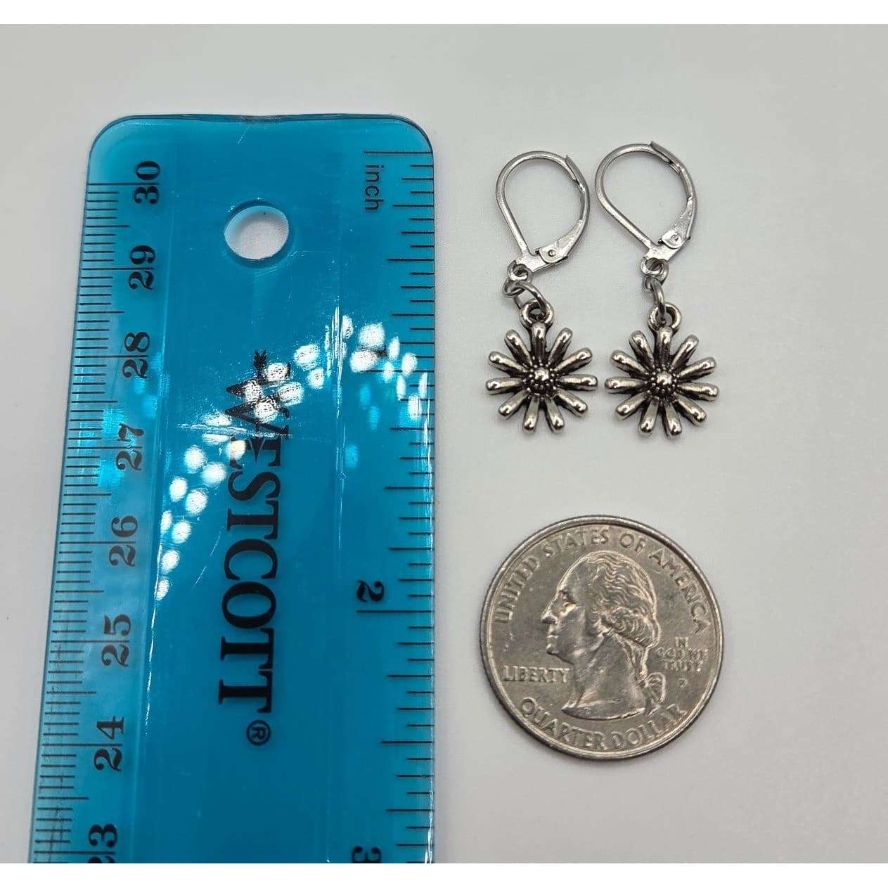 Handmade Earrings Silver Daisy Leverback Stainless Steel Hypoallergenic Floral - Thumbnail 6