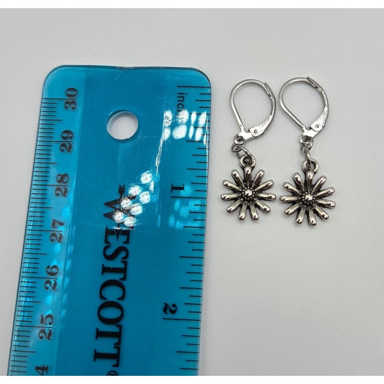 Handmade Earrings Silver Daisy Leverback Stainless Steel Hypoallergenic Floral - Thumbnail 5