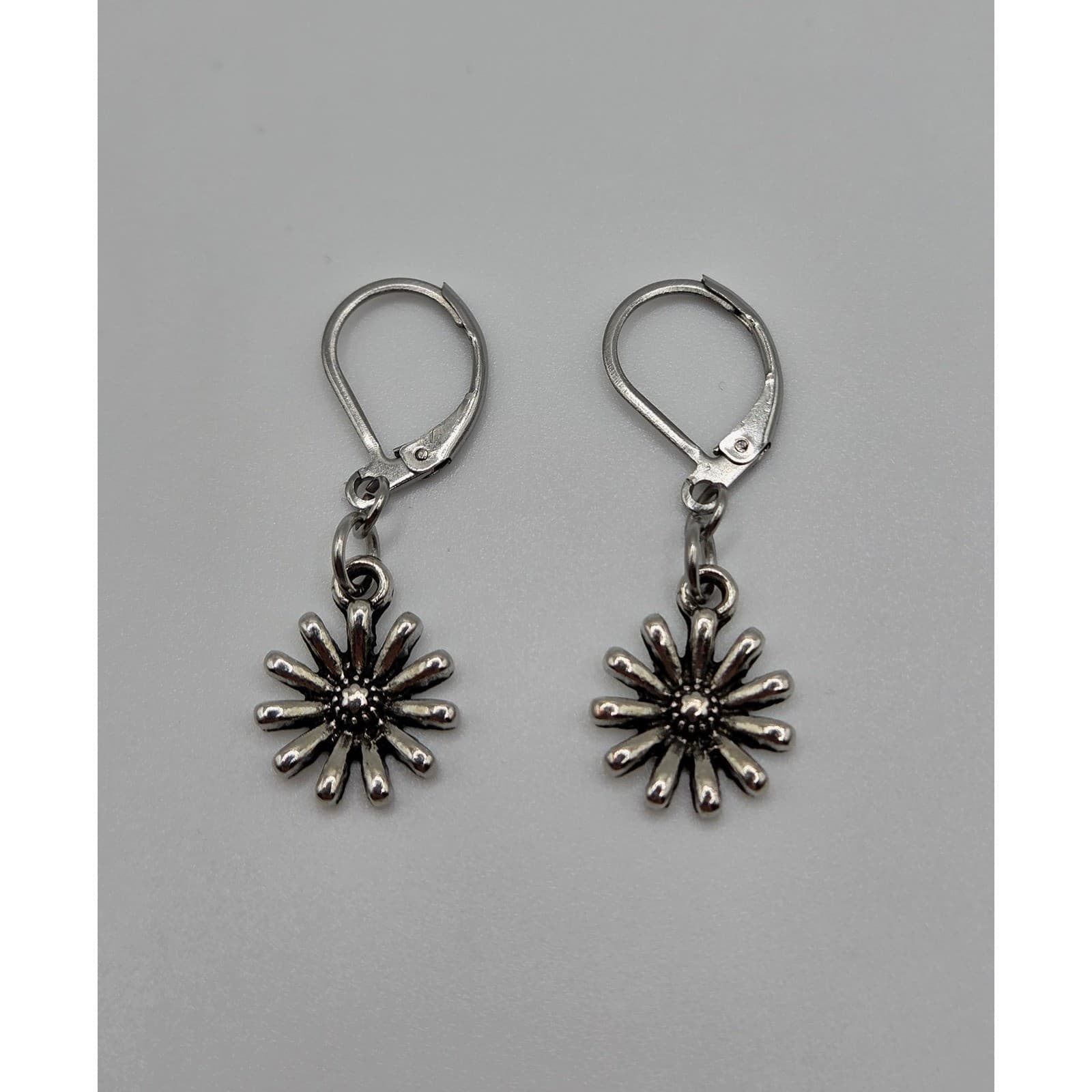 Handmade Earrings Silver Daisy Leverback Stainless Steel Hypoallergenic Floral - Thumbnail 9