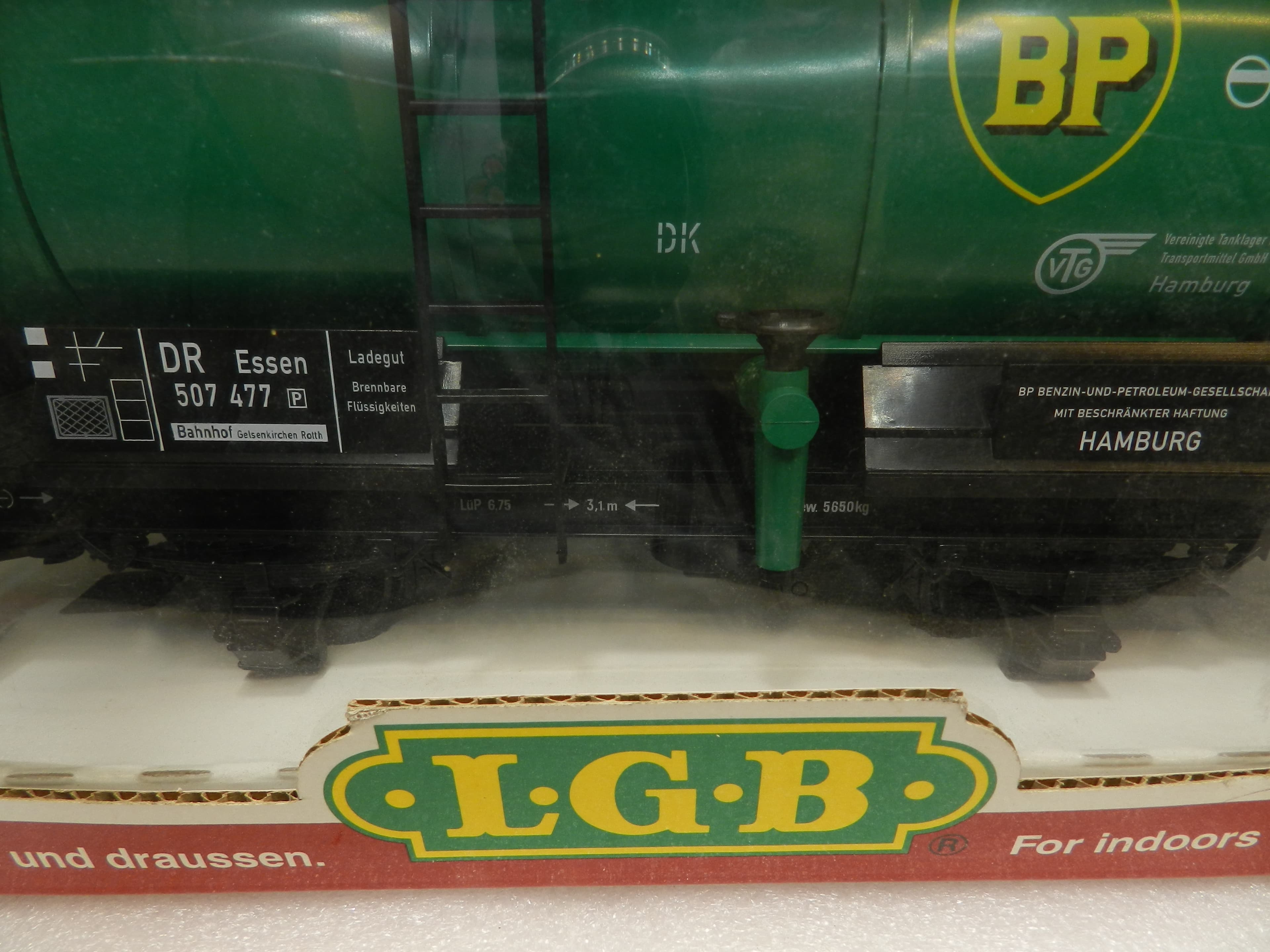 LGB 46400 BP® Tank Car Green G-scale model train British Petroleum Tank Car O89K - Thumbnail 3