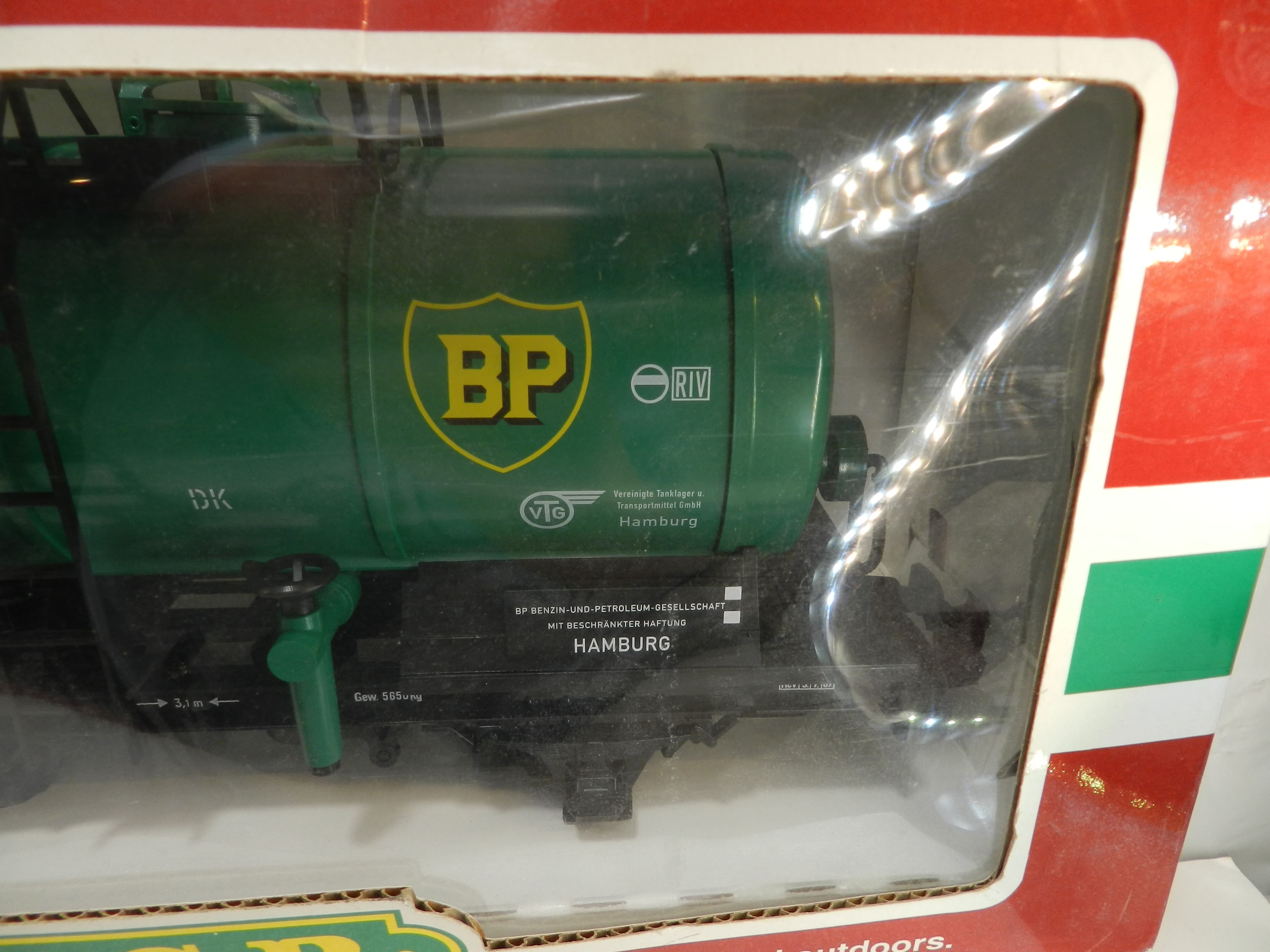 LGB 46400 BP® Tank Car Green G-scale model train British Petroleum Tank Car O89K - Thumbnail 2