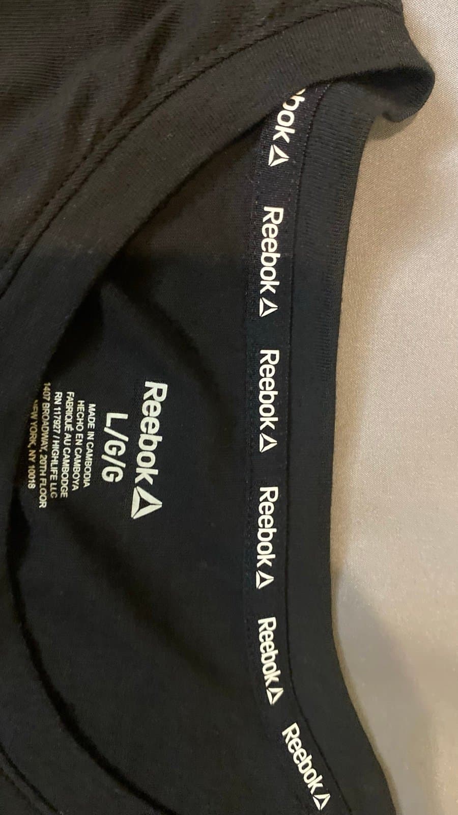 Black Reeboks men’s shirt brand new - Thumbnail 3
