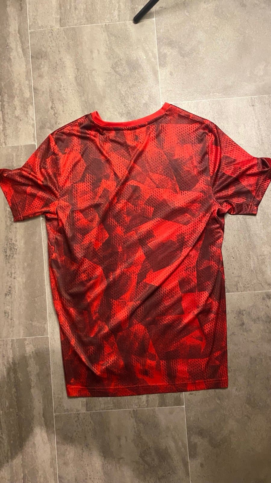 Red and black Tek gear medium - Thumbnail 4