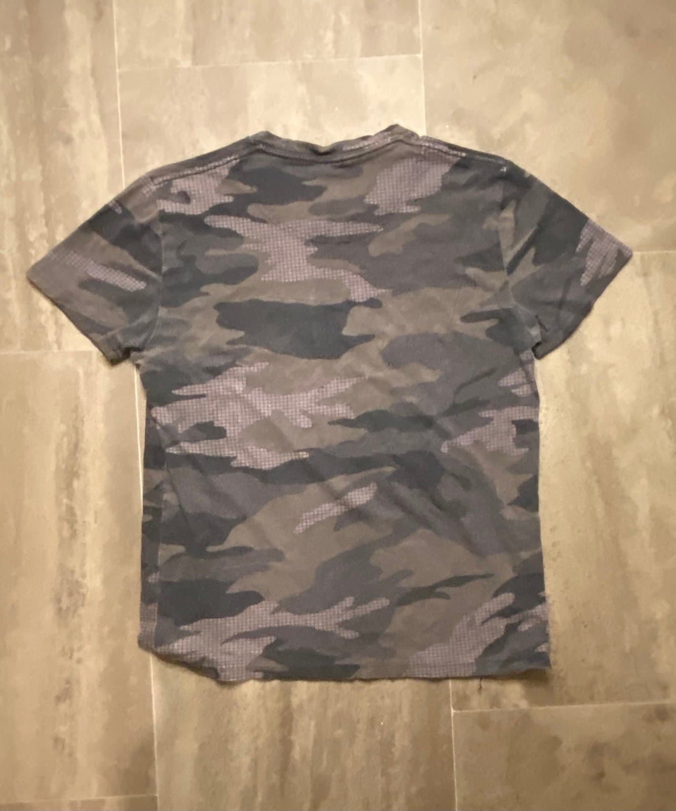 Black and gray camo Hollister XS shirt - Thumbnail 4