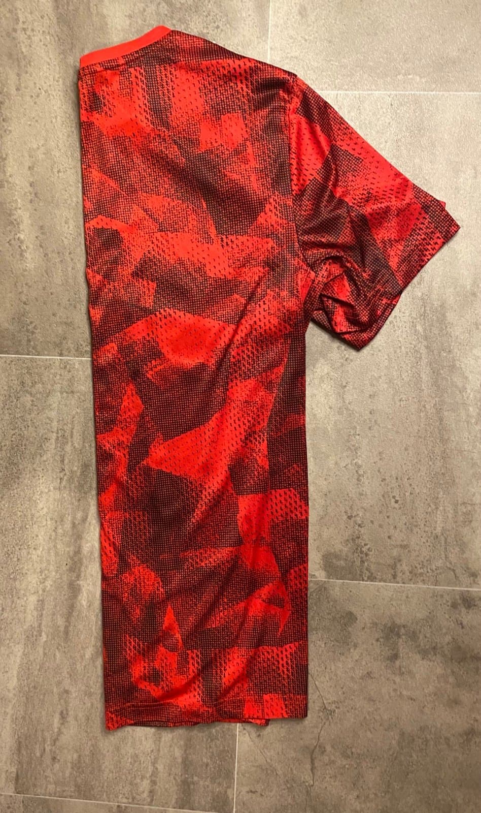 Red and black Tek gear medium - Thumbnail 3