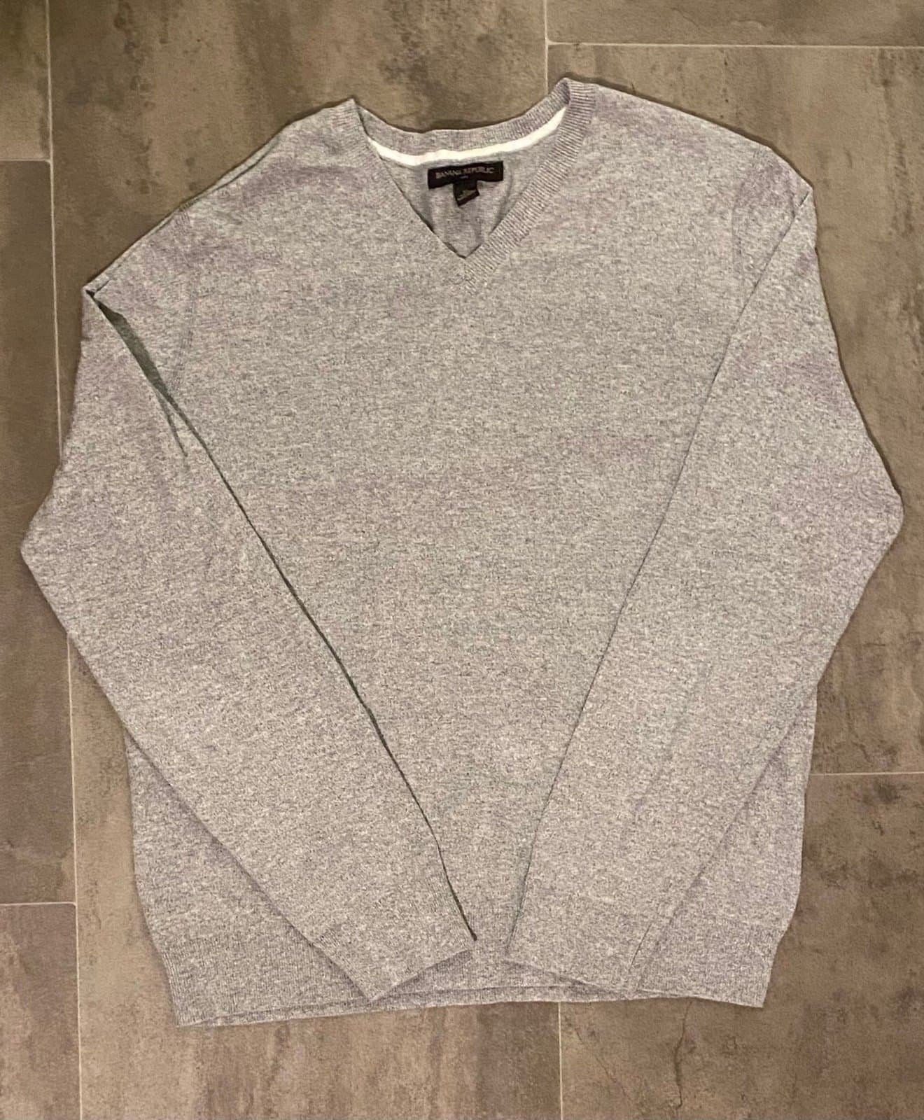 Grey banana republic V-neck sweater, medium