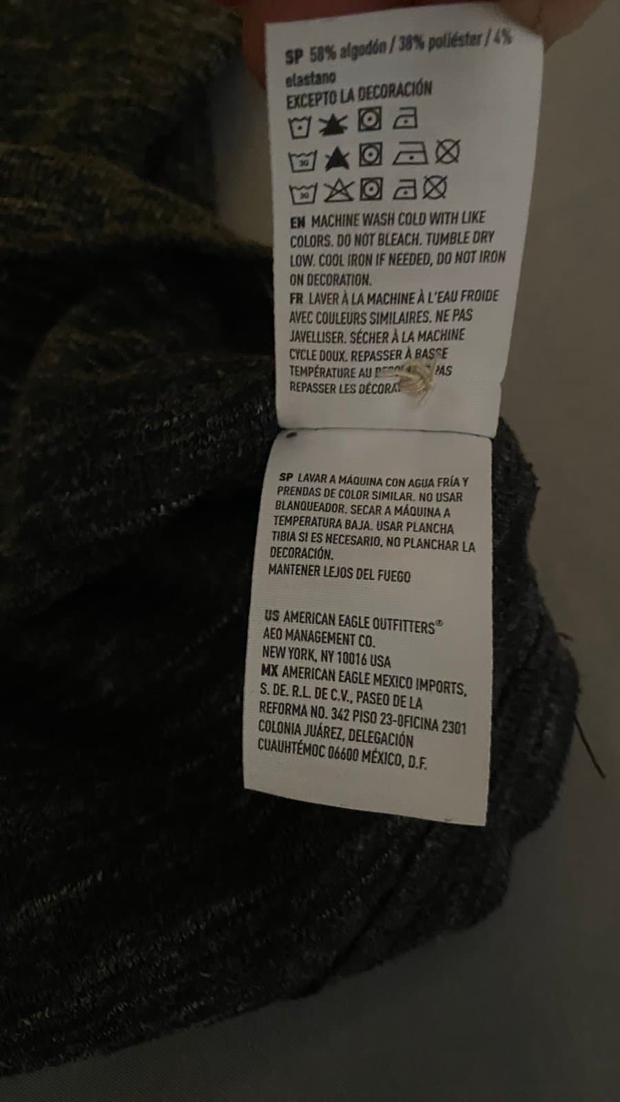 Men’s grey and black long sleeve American Eagle - Thumbnail 5