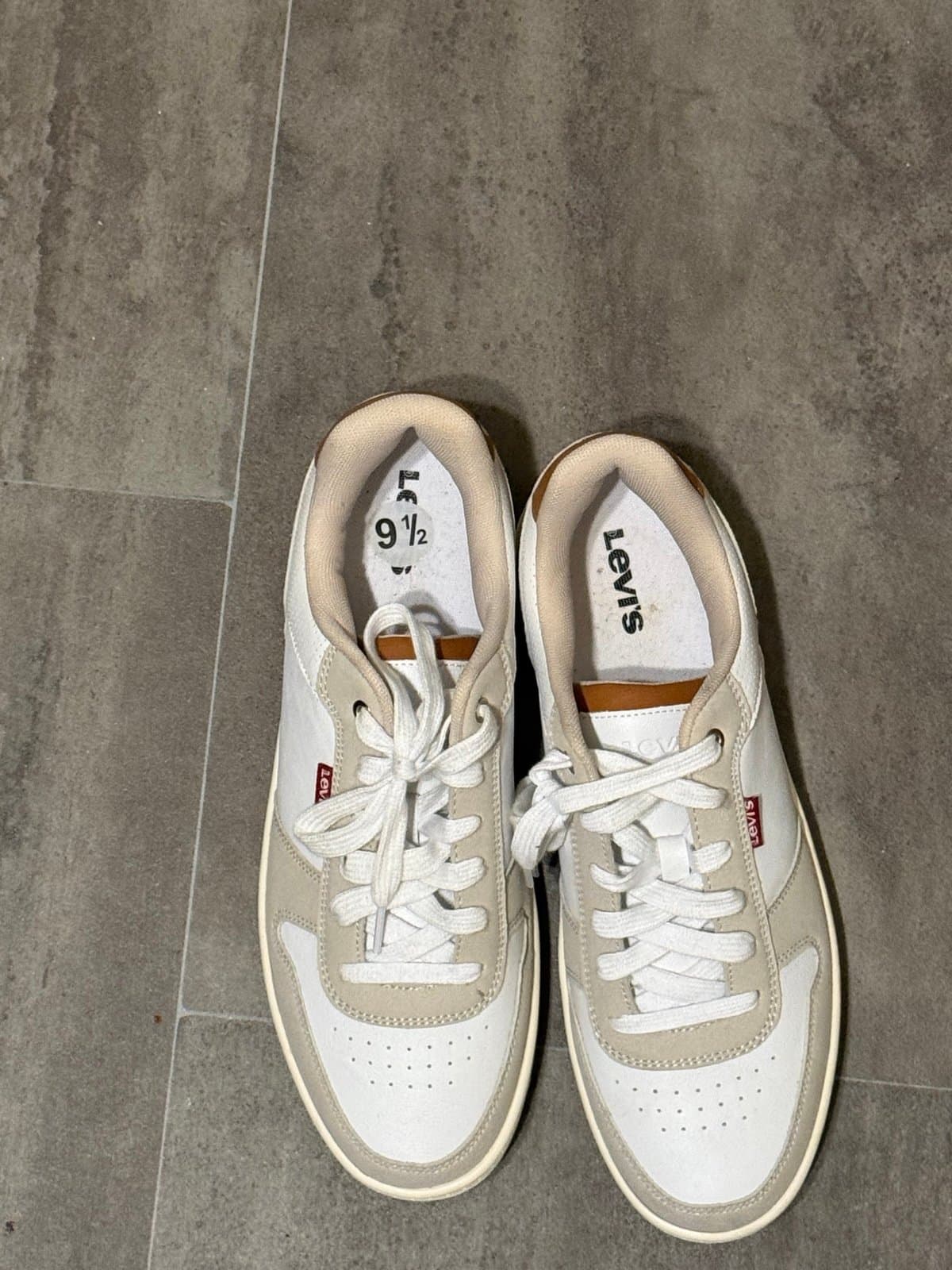 New white Levies size 9 1/2 - Thumbnail 3
